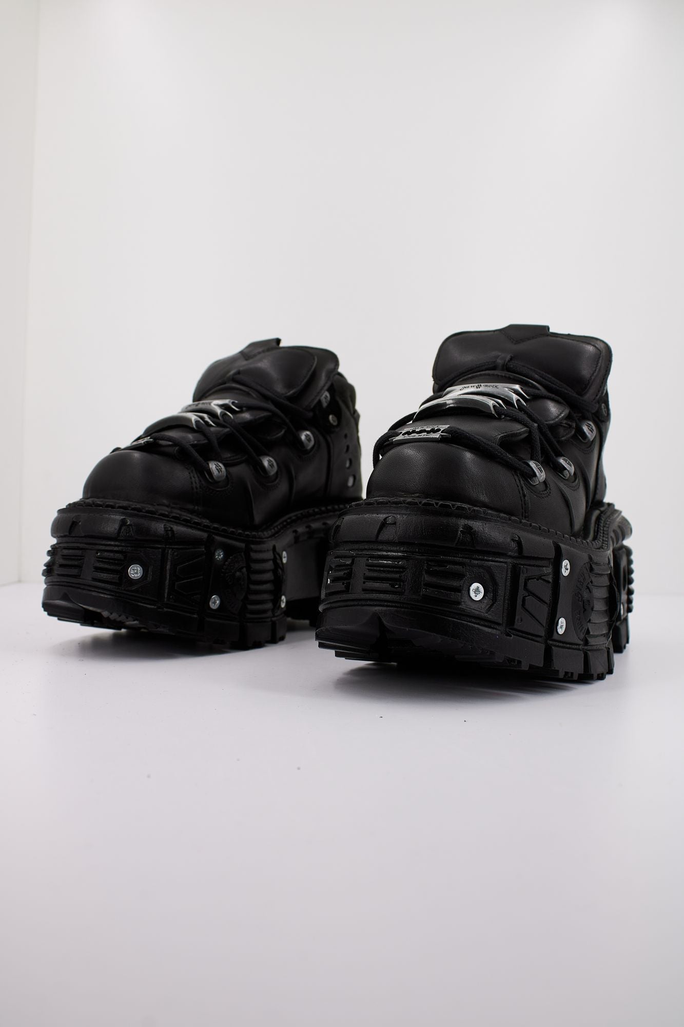 NEW ROCK M TANK106 C2 en color NEGRO (2)