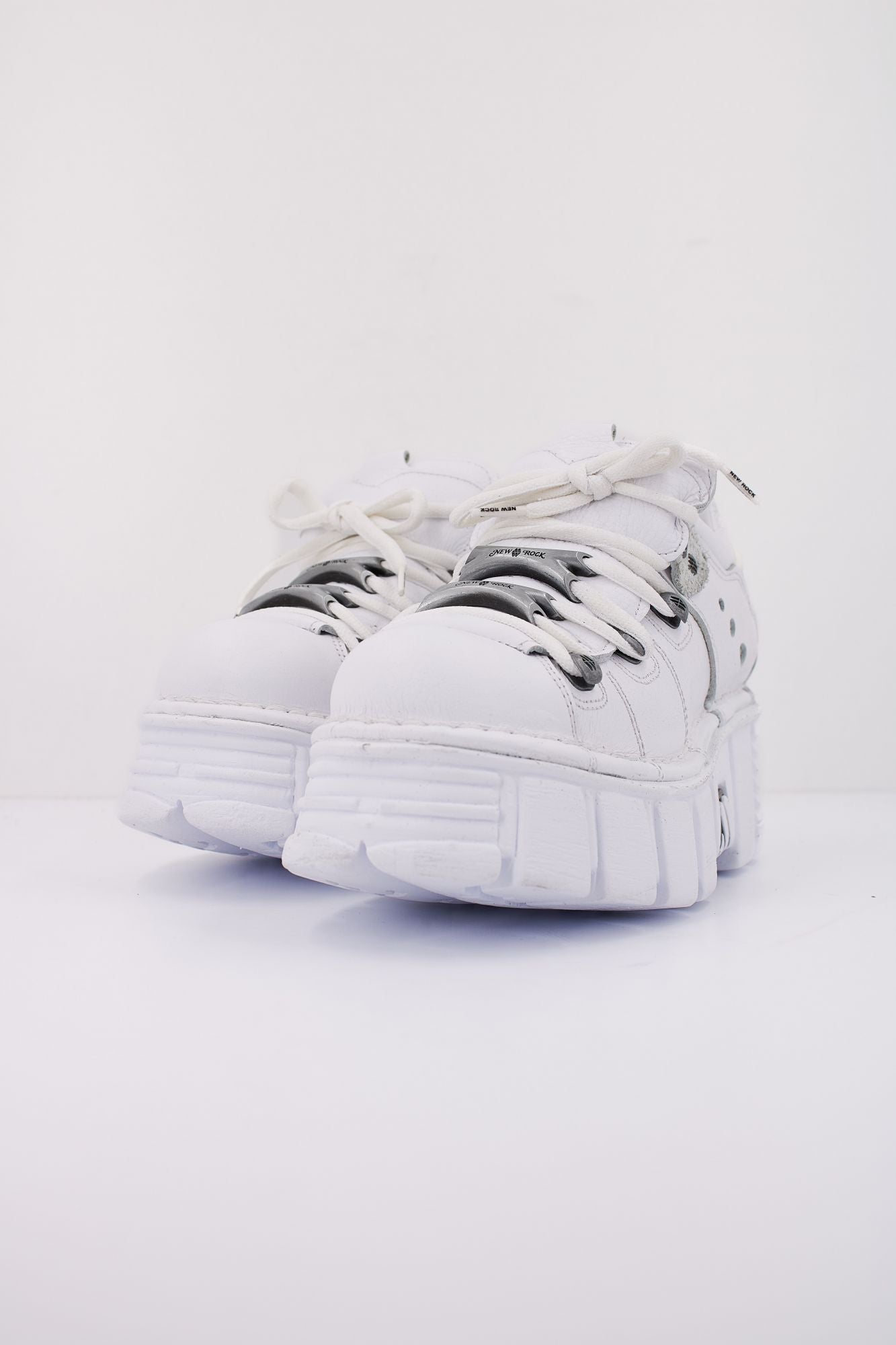 NEW ROCK ANKLE BOOT en color BLANCO (2)