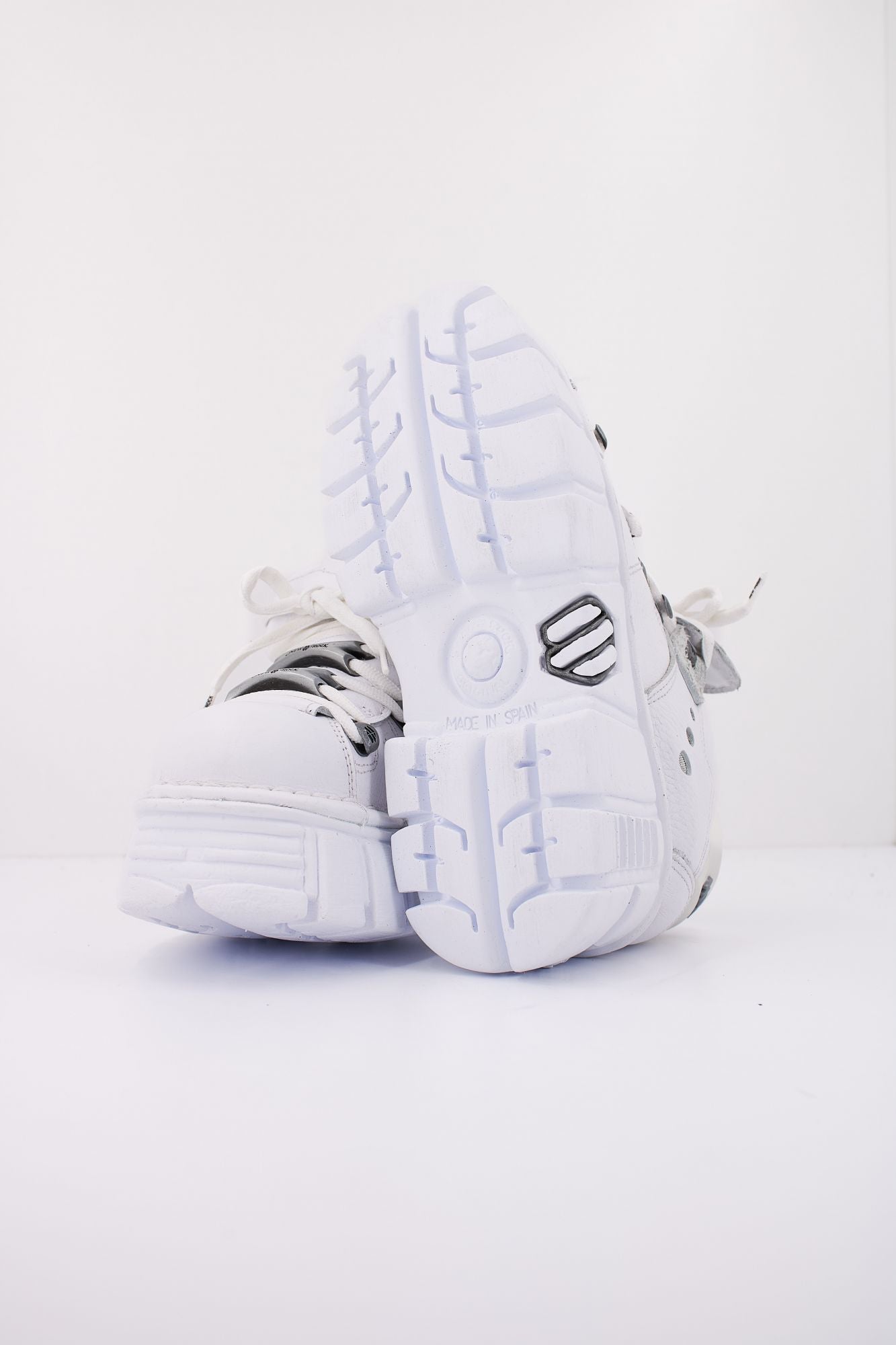 NEW ROCK ANKLE BOOT en color BLANCO (5)