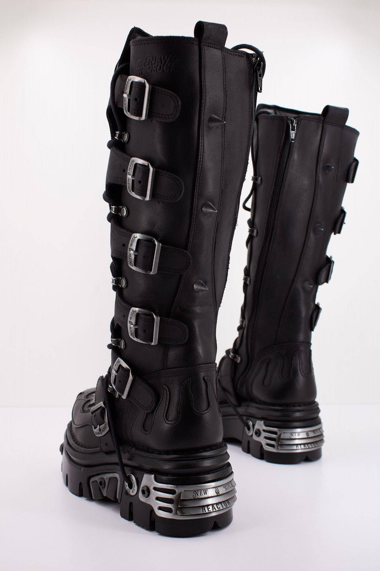 NEW ROCK BOOT METALLIC M161 S1 en color NEGRO (4)