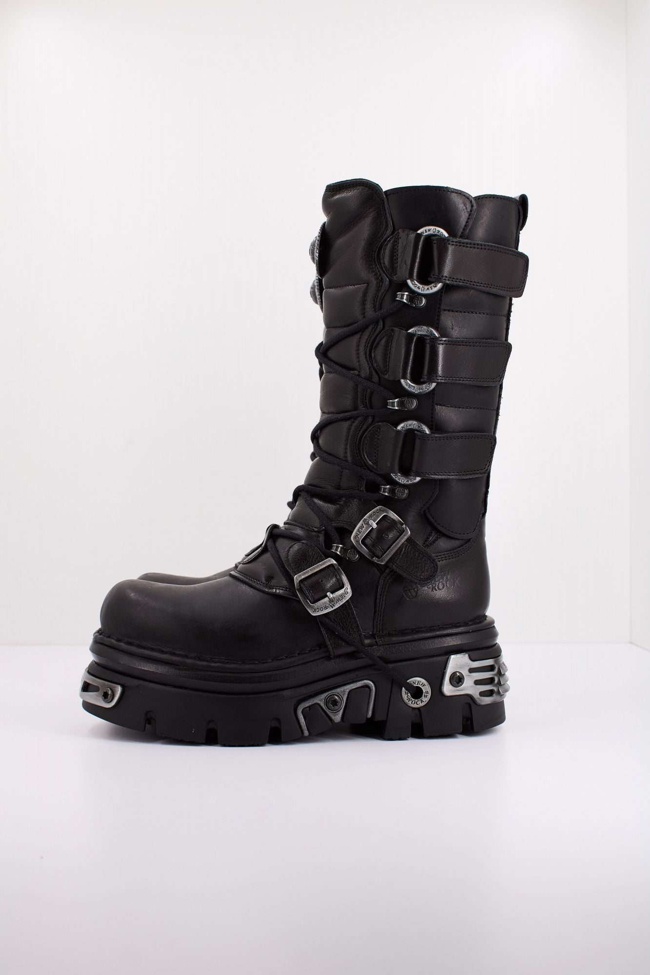 NEW ROCK BOOT METALLIC en color NEGRO (1)