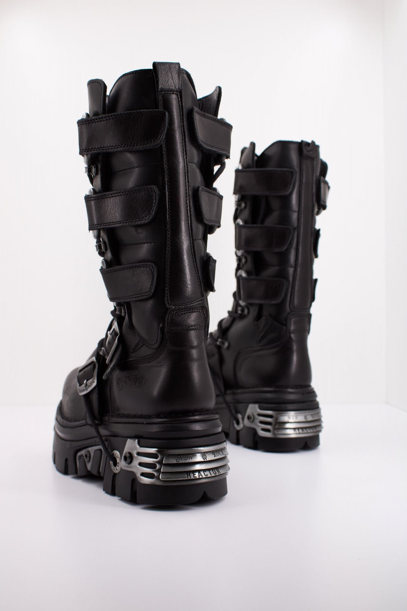NEW ROCK BOOT METALLIC en color NEGRO (4)