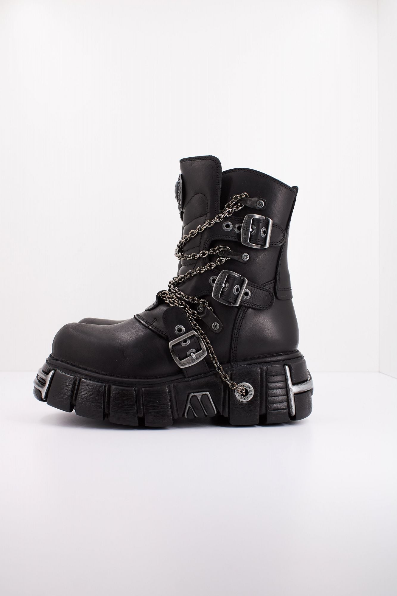 NEW ROCK BOOT METALLIC M1011 S1 en color NEGRO (1)