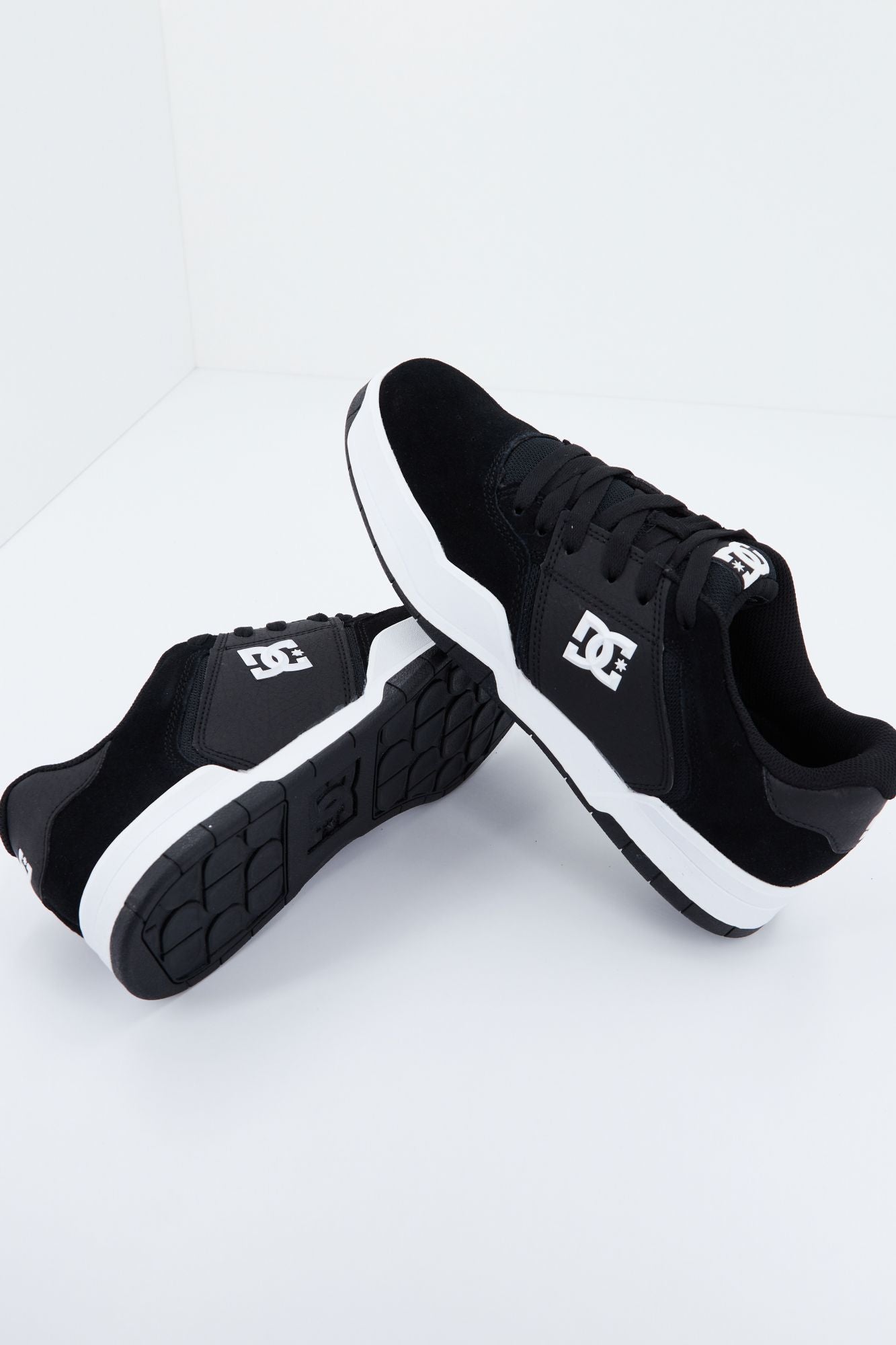 DC CENTRAL M en color NEGRO (4)