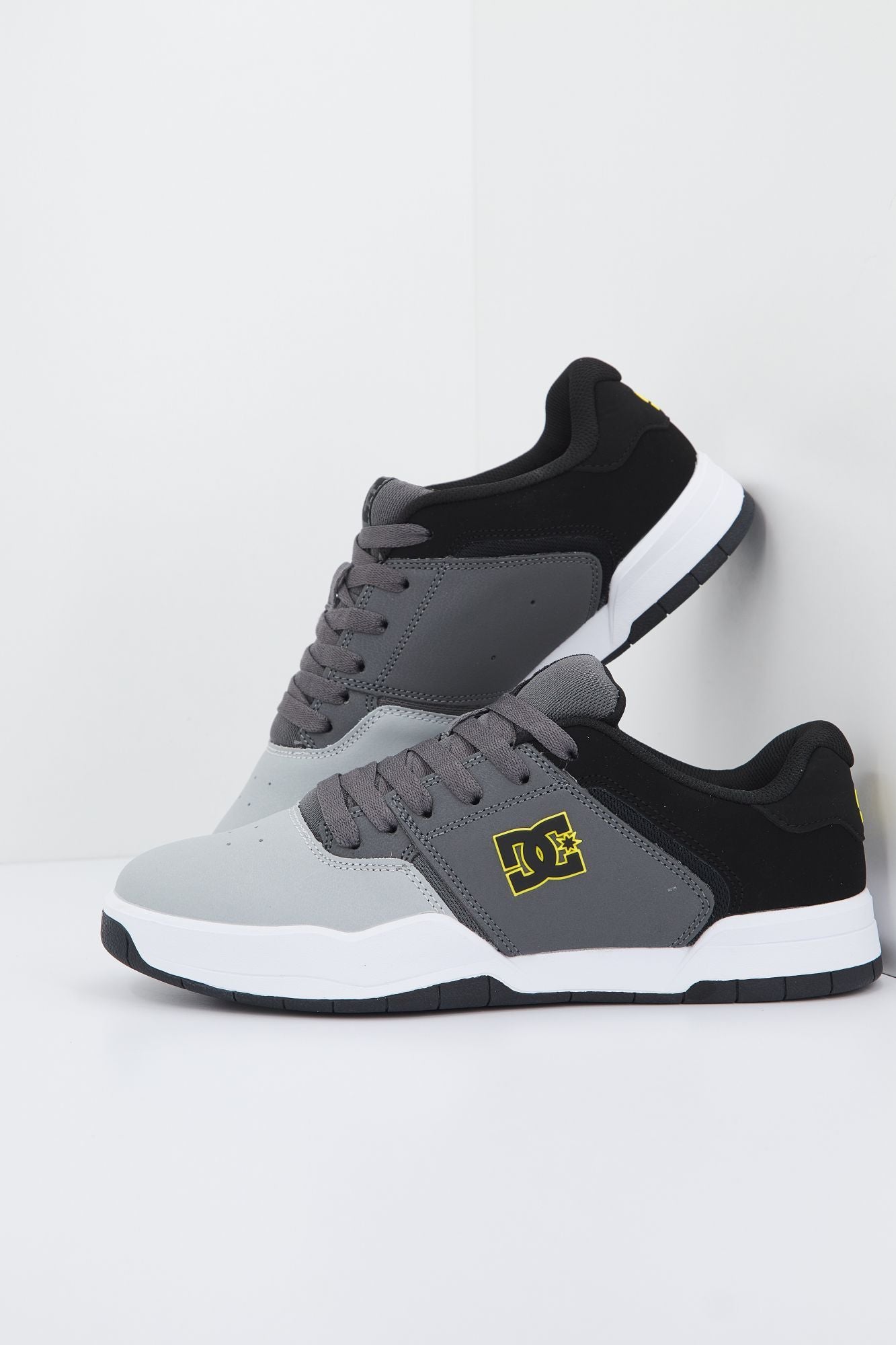 DC CENTRAL M SHOE en color GRIS (1)