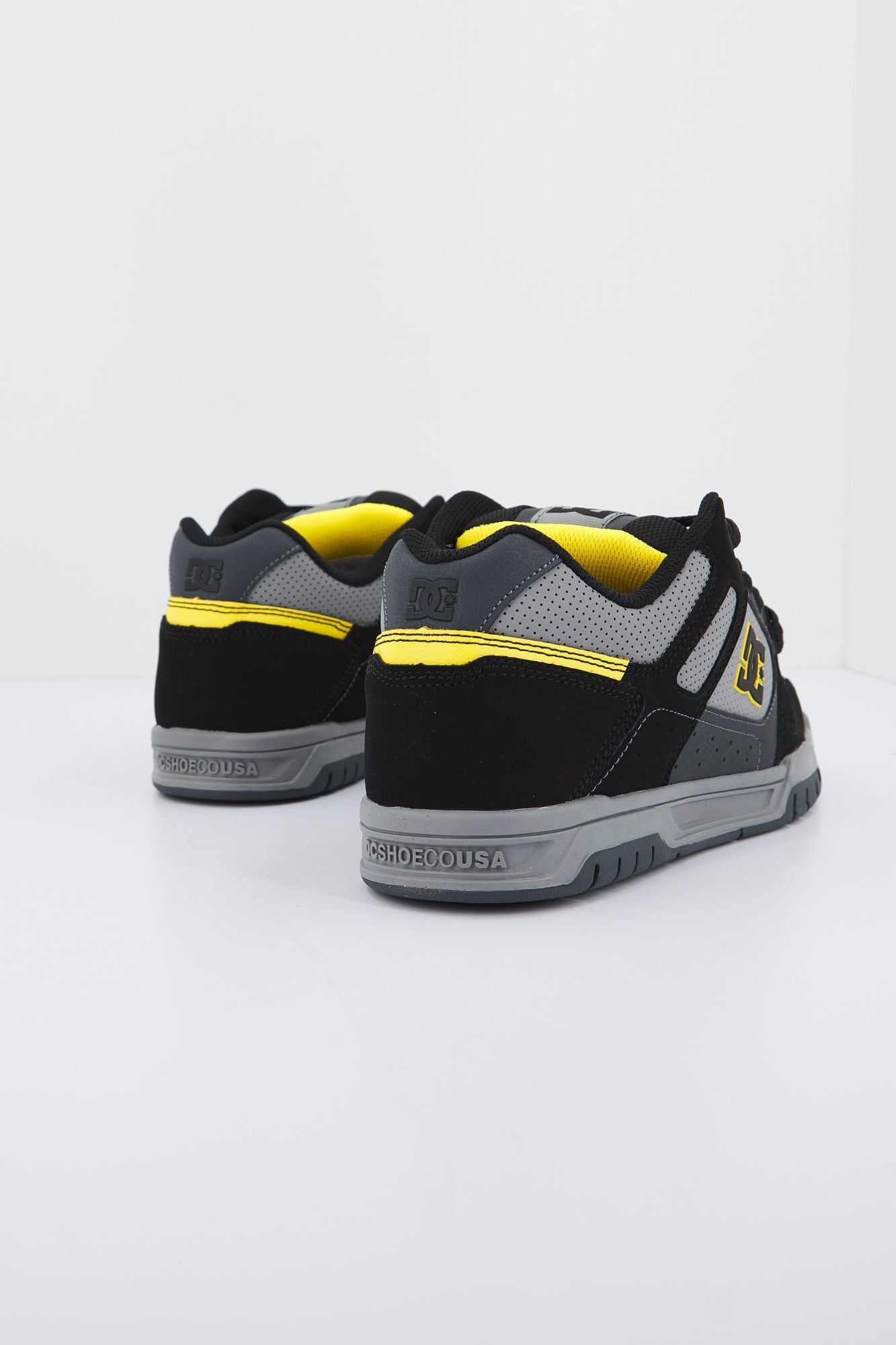 DC STAG en color NEGRO (3)