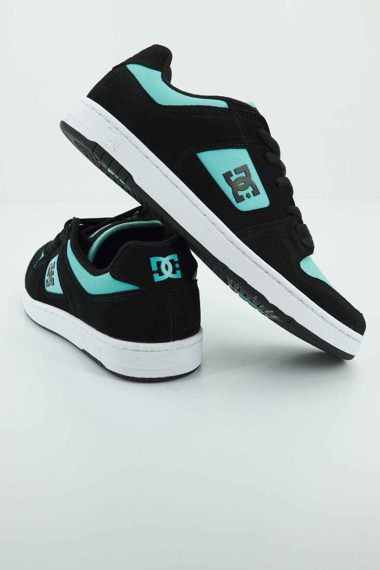 DC MANTECA 4 M SHOE en color NEGRO (2)