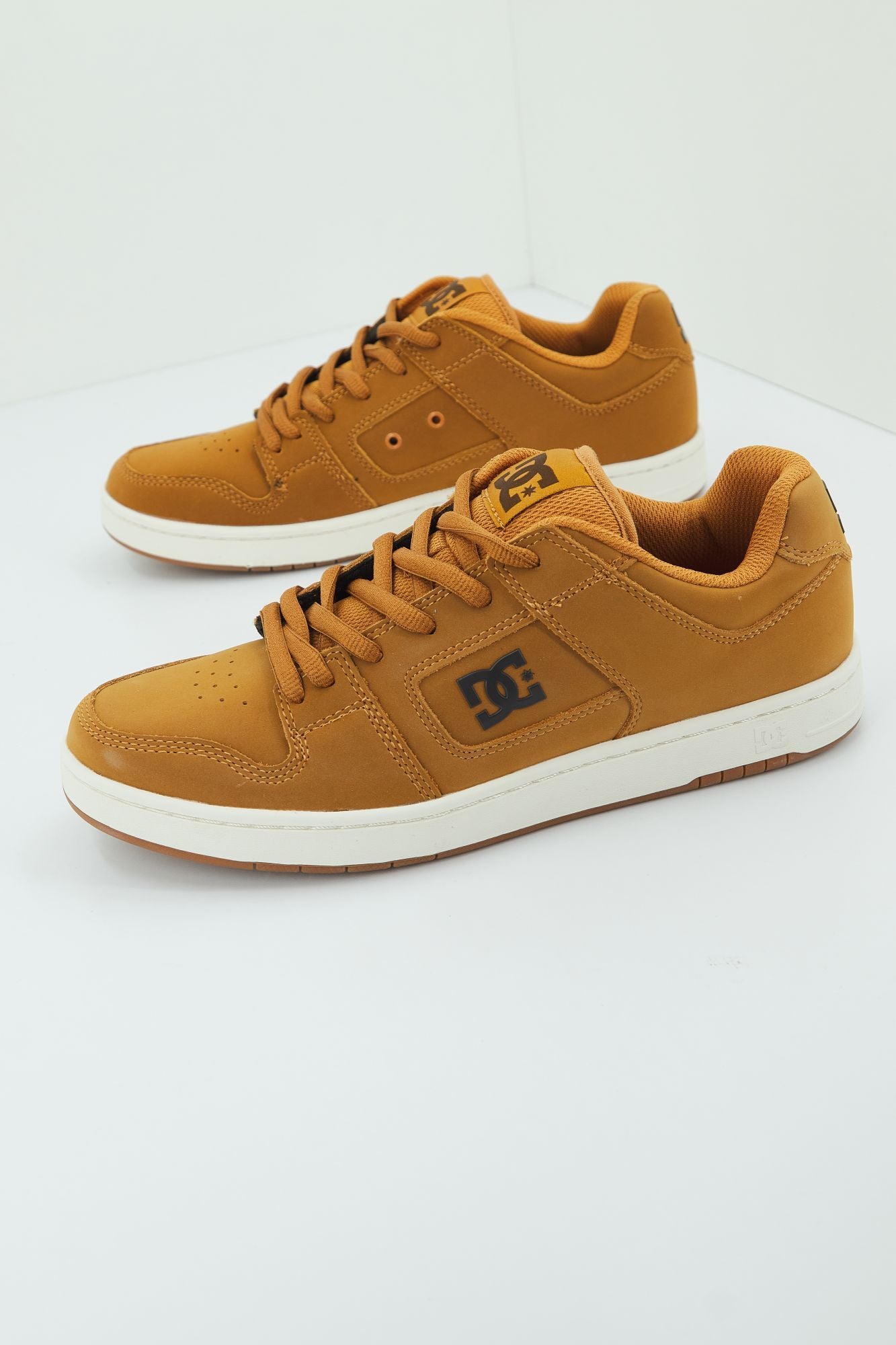 DC MANTECA 4 M SHOE en color MARRON (1)