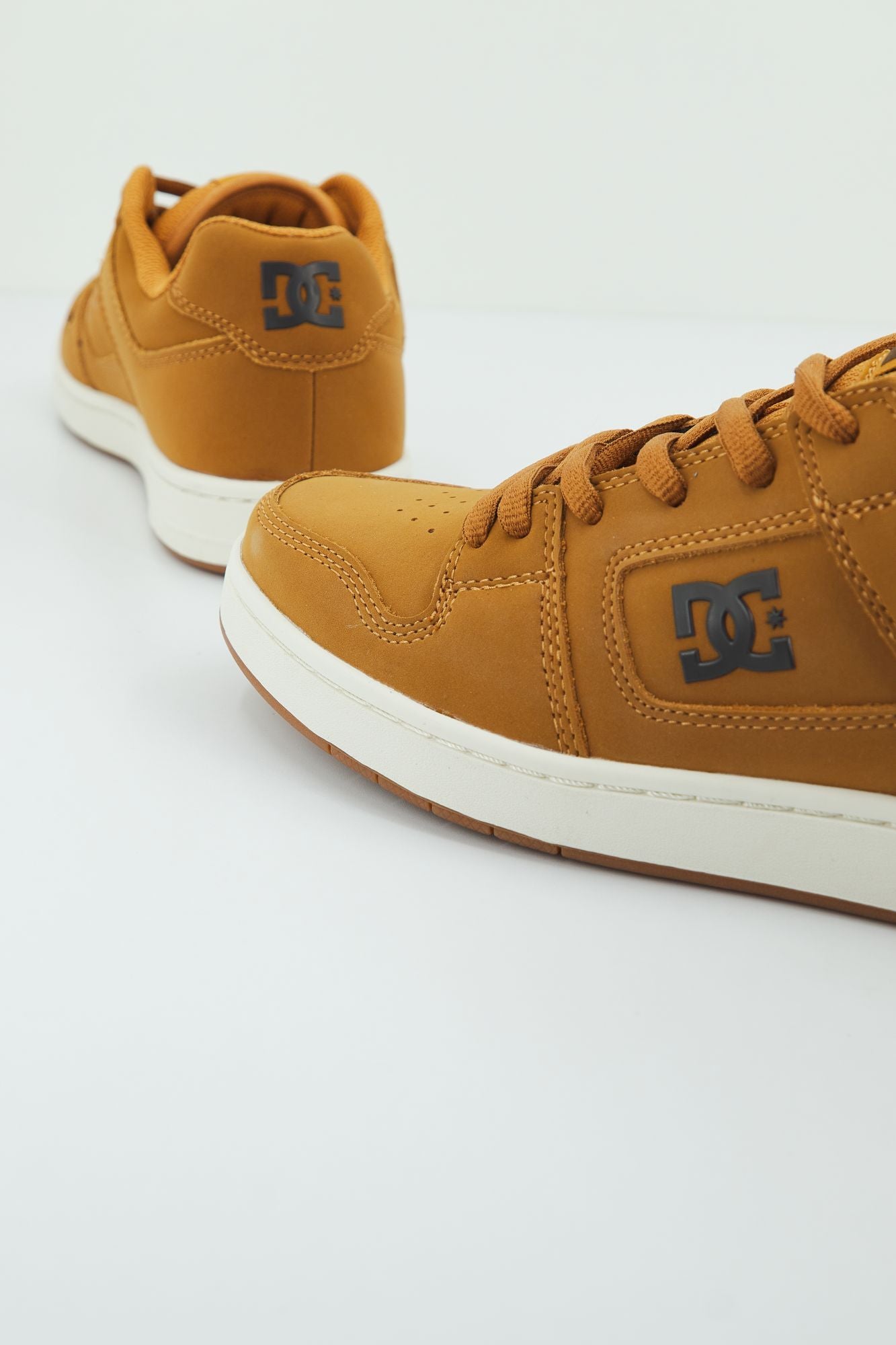 DC MANTECA 4 M SHOE en color MARRON (2)