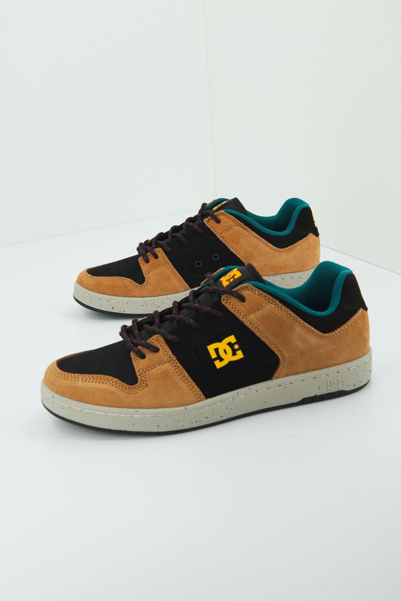 DC MANTECA 4 M SHOE en color MARRON (1)