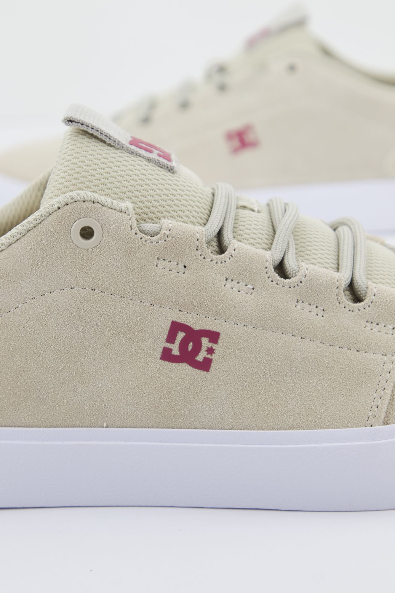 DC HYDE en color BEIS (3)