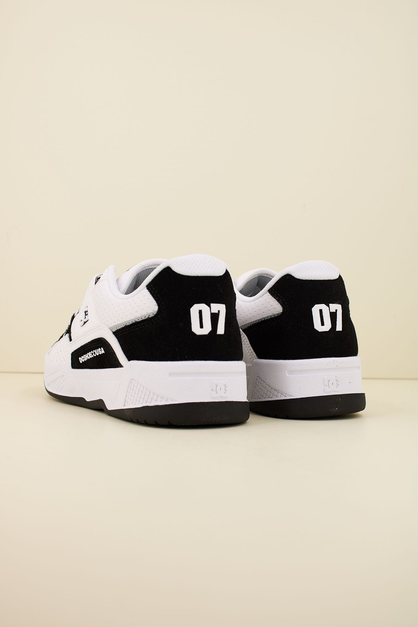 DC CONSTRUCT en color BLANCO (3)