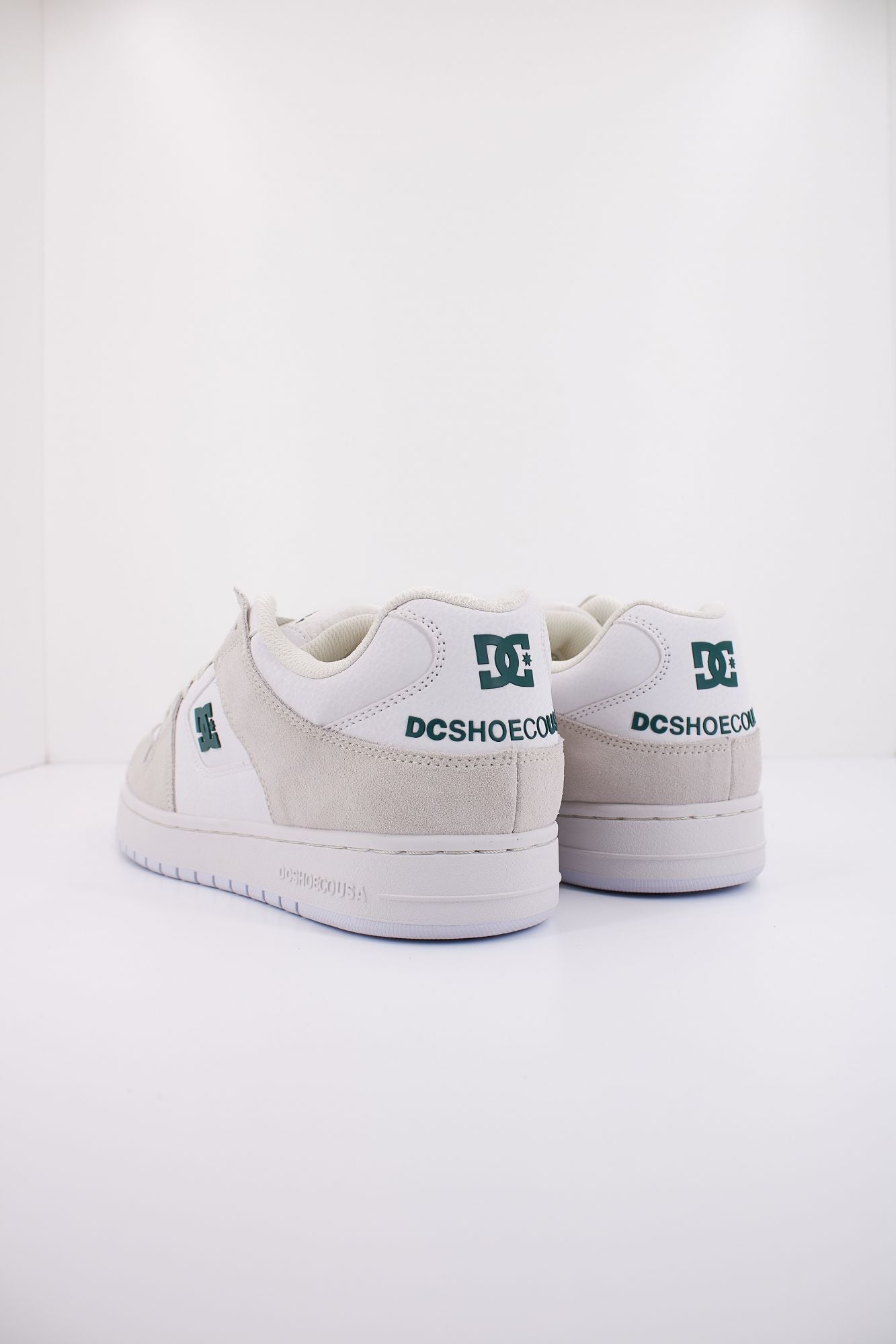 DC MANTECA SE SHOE en color BLANCO (4)