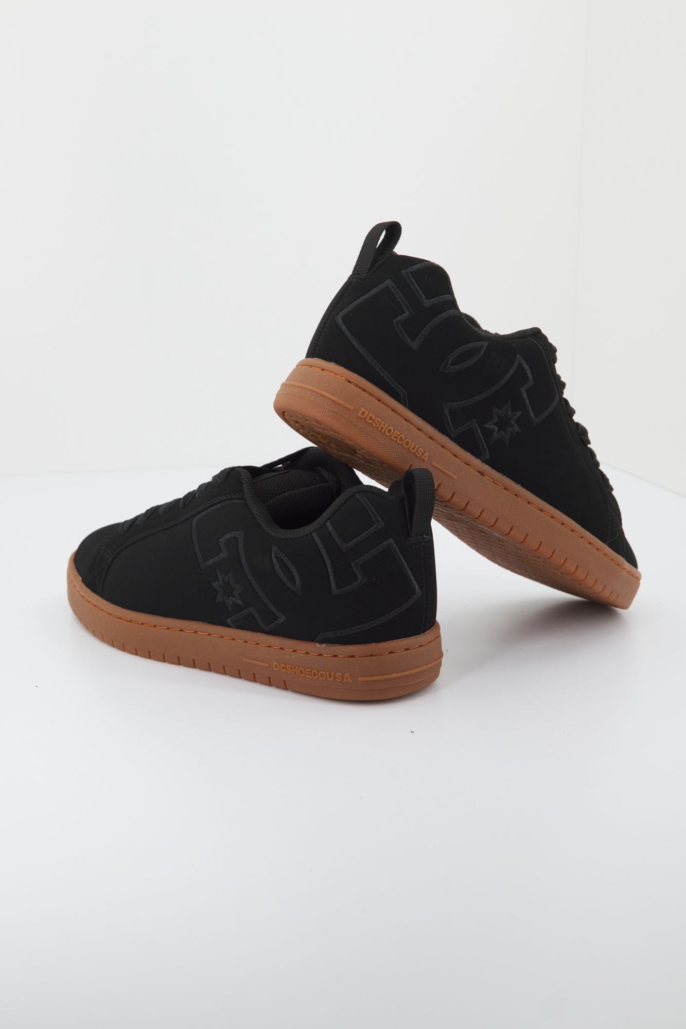 DC COURT GRAFFIK en color NEGRO (2)