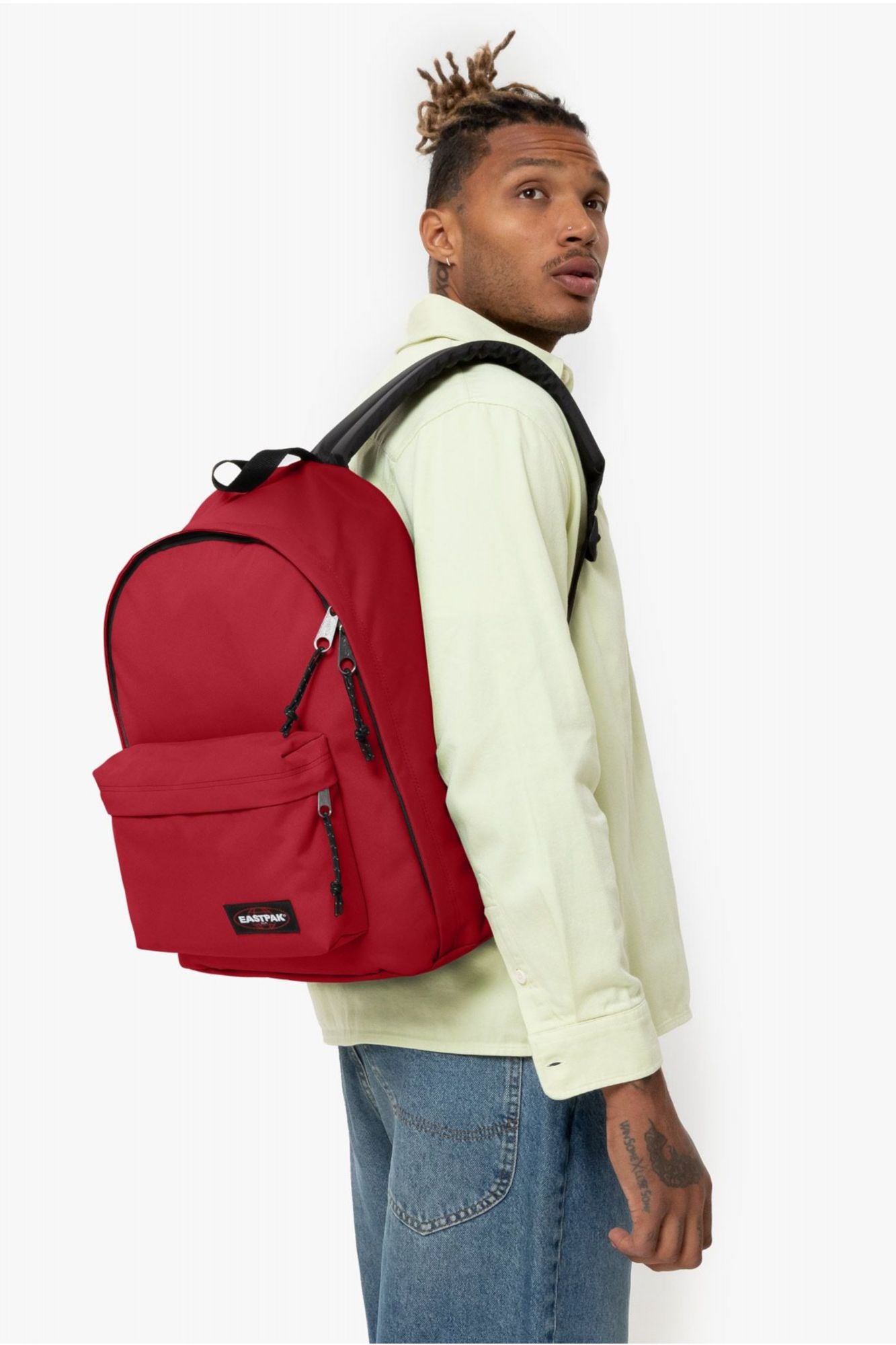 EASTPAK 154314 en color BURDEOS (3)