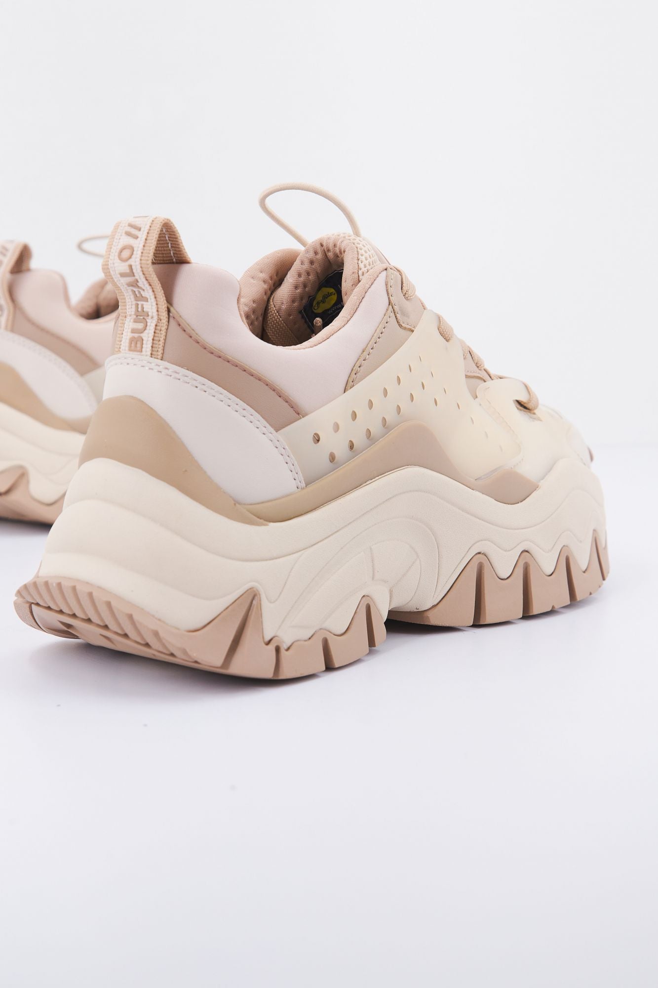 BUFFALO TRAIL ONE VEGAN en color BEIS (2)