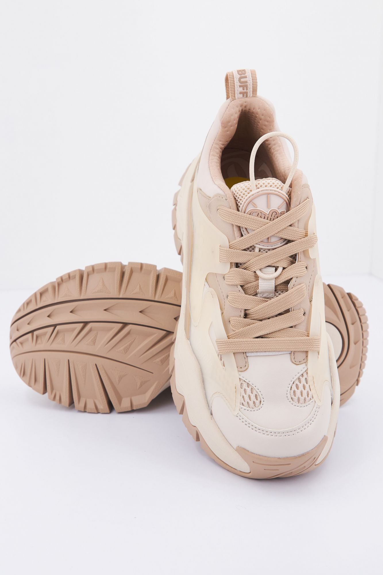 BUFFALO TRAIL ONE VEGAN en color BEIS (3)