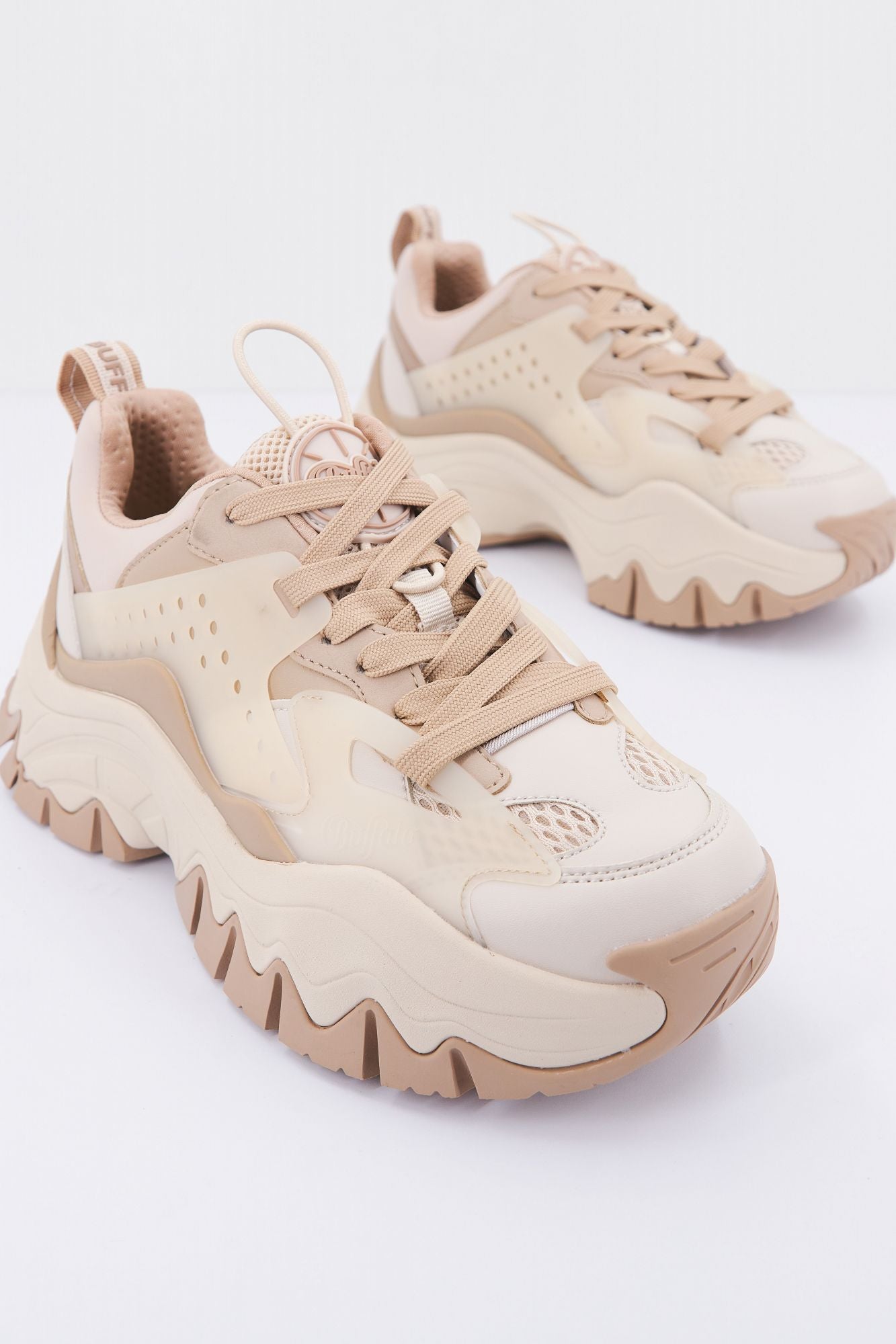 BUFFALO TRAIL ONE VEGAN en color BEIS (4)