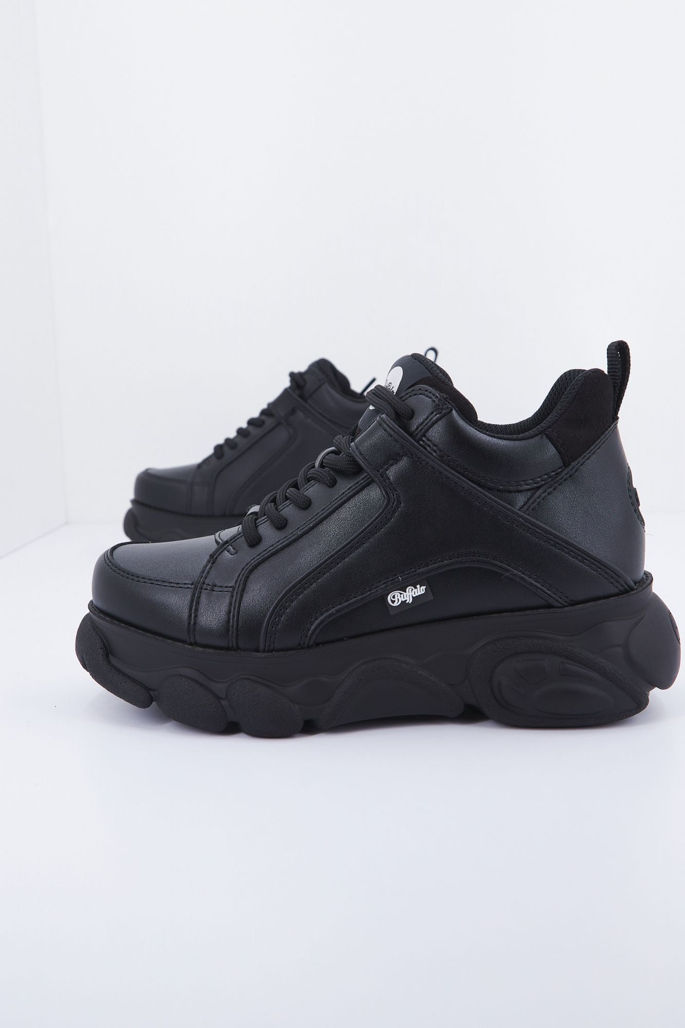 BUFFALO CLD CORIN en color NEGRO (2)