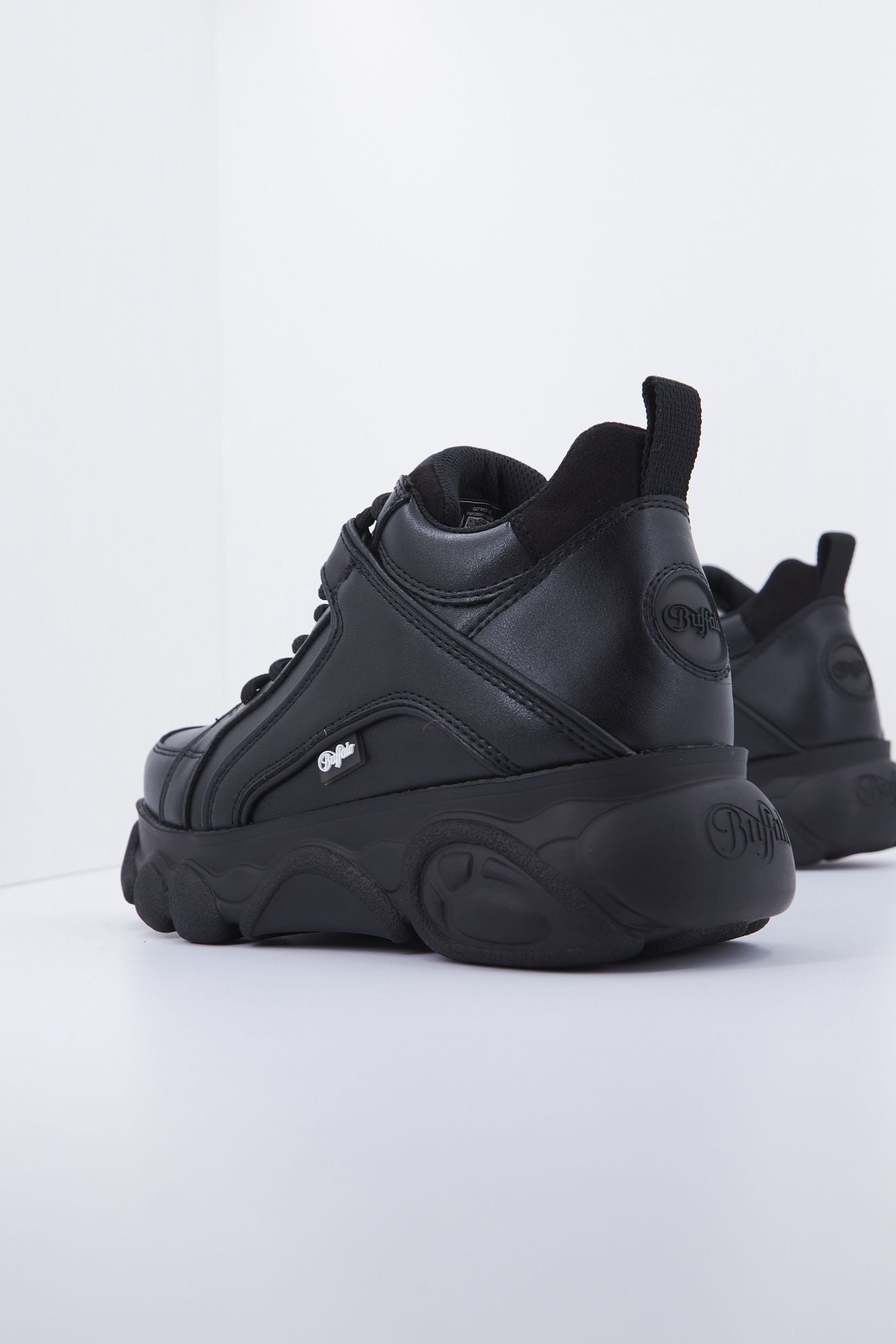 BUFFALO CLD CORIN en color NEGRO (3)