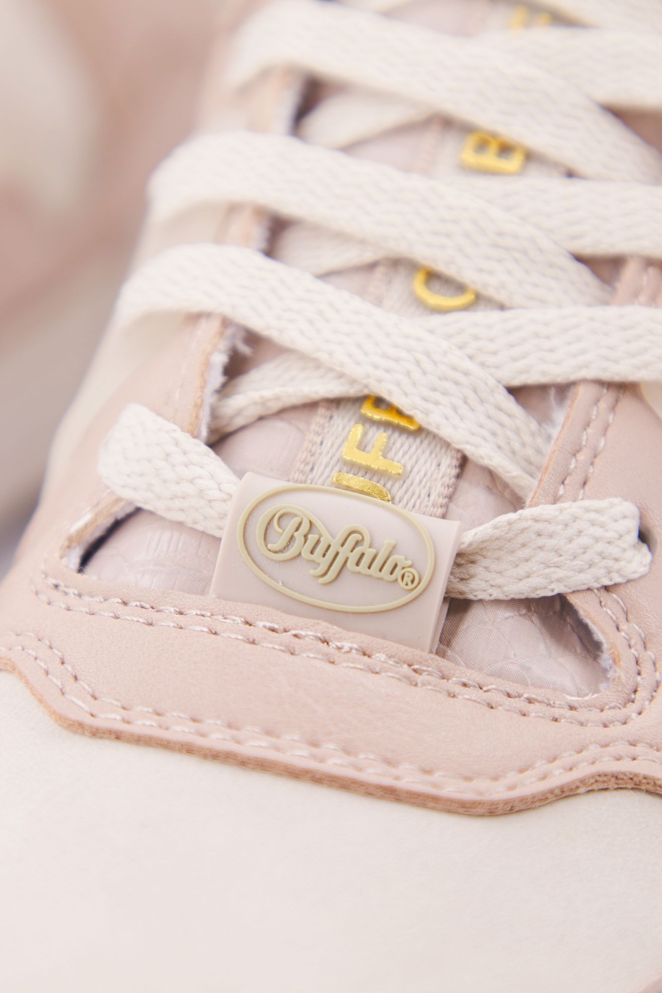 BUFFALO RSE V2 en color BEIS (4)