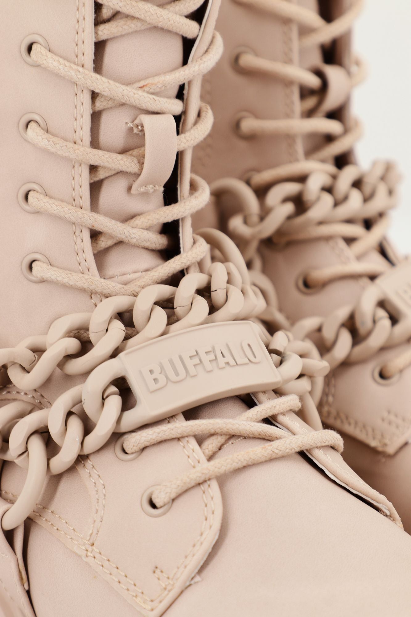 BUFFALO LION MID CHAIN en color BEIS (3)