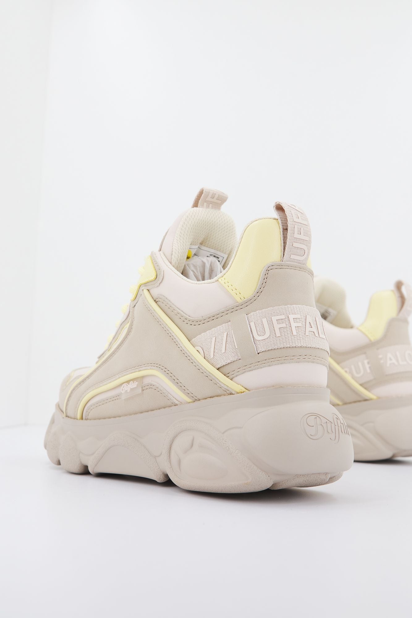 BUFFALO CLD CHAI en color BEIS (3)