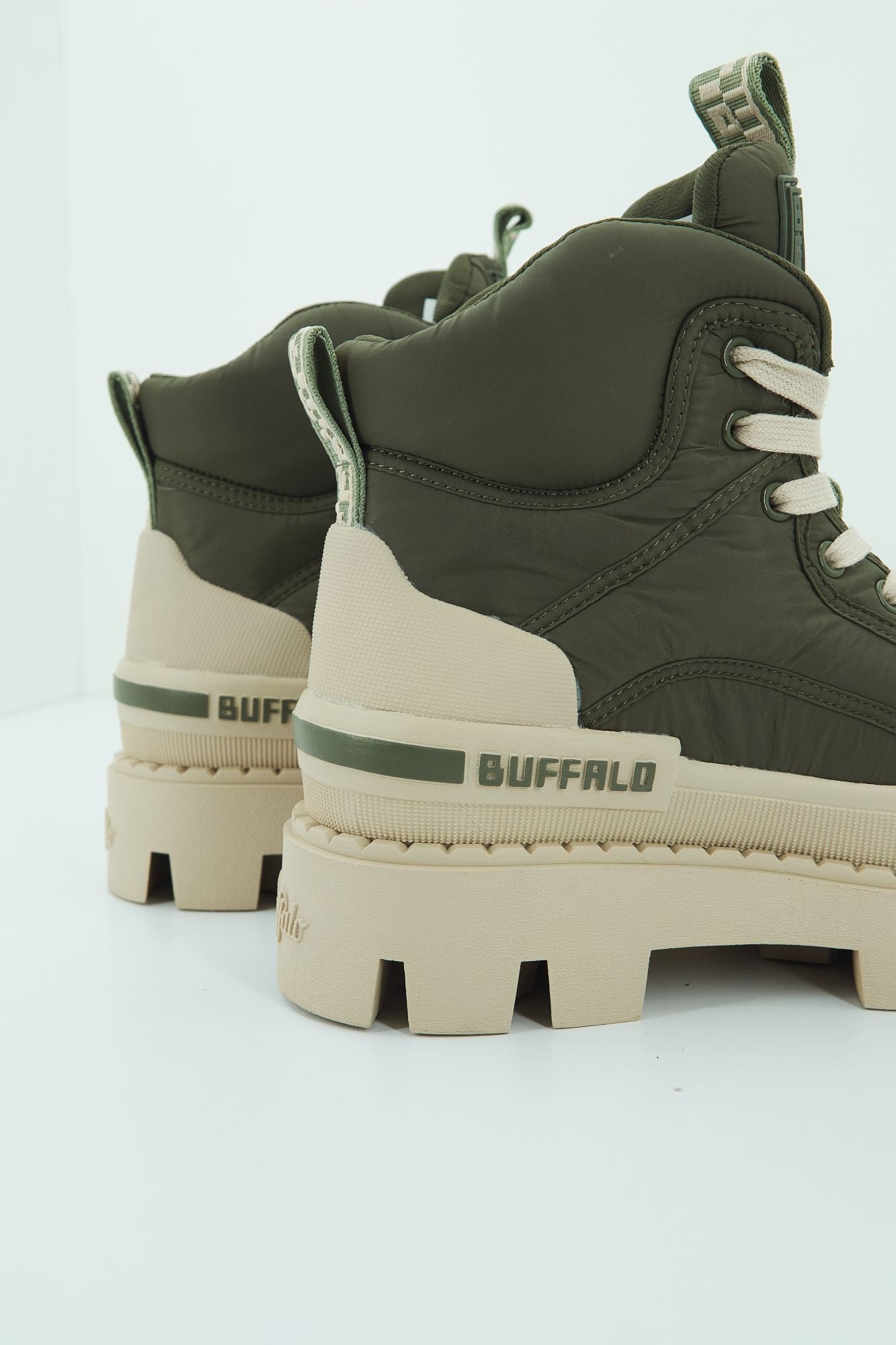 BUFFALO RAVEN LACEUP MID en color VERDE (3)