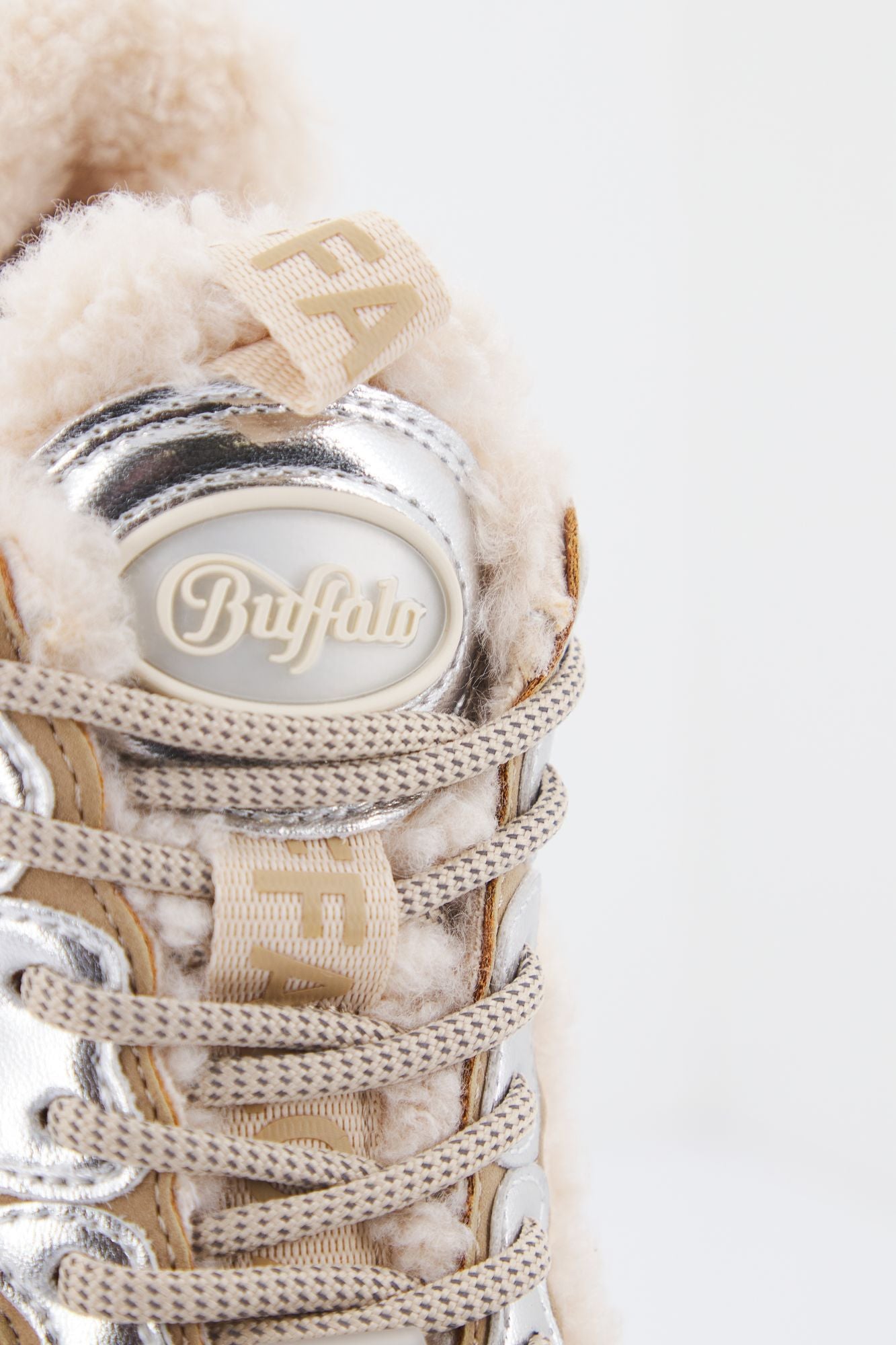 BUFFALO CLD CHAI WARM en color PLATA (4)