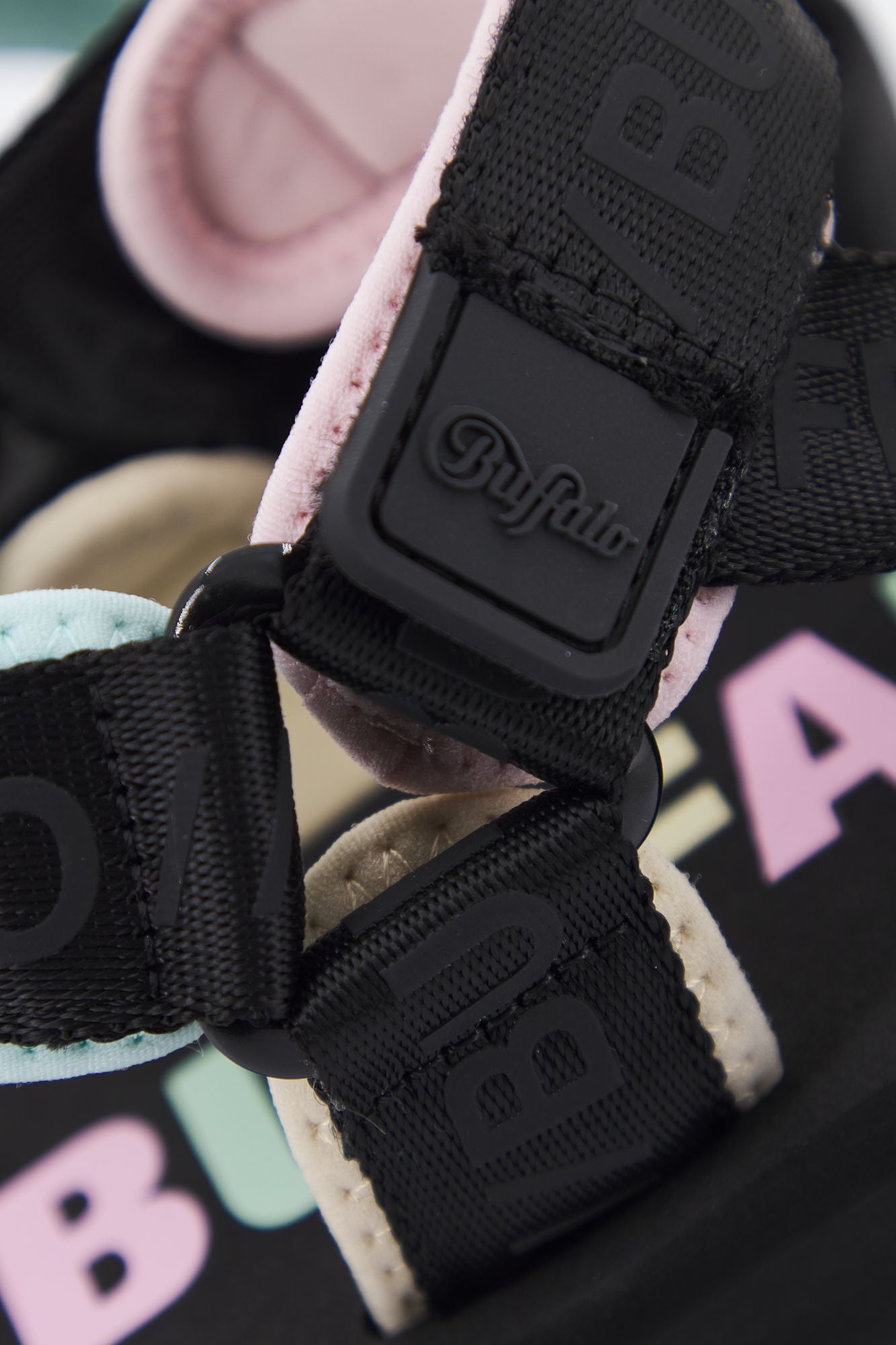 BUFFALO SAGE TRACK en color NEGRO (4)