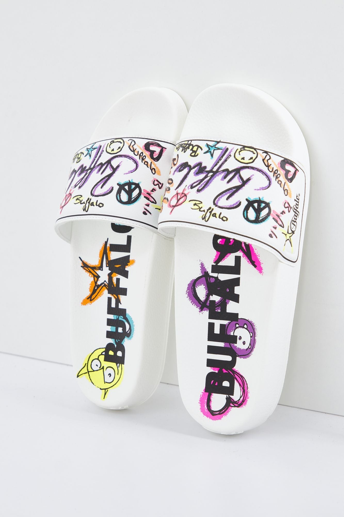 BUFFALO GRAFFITI en color BLANCO (1)