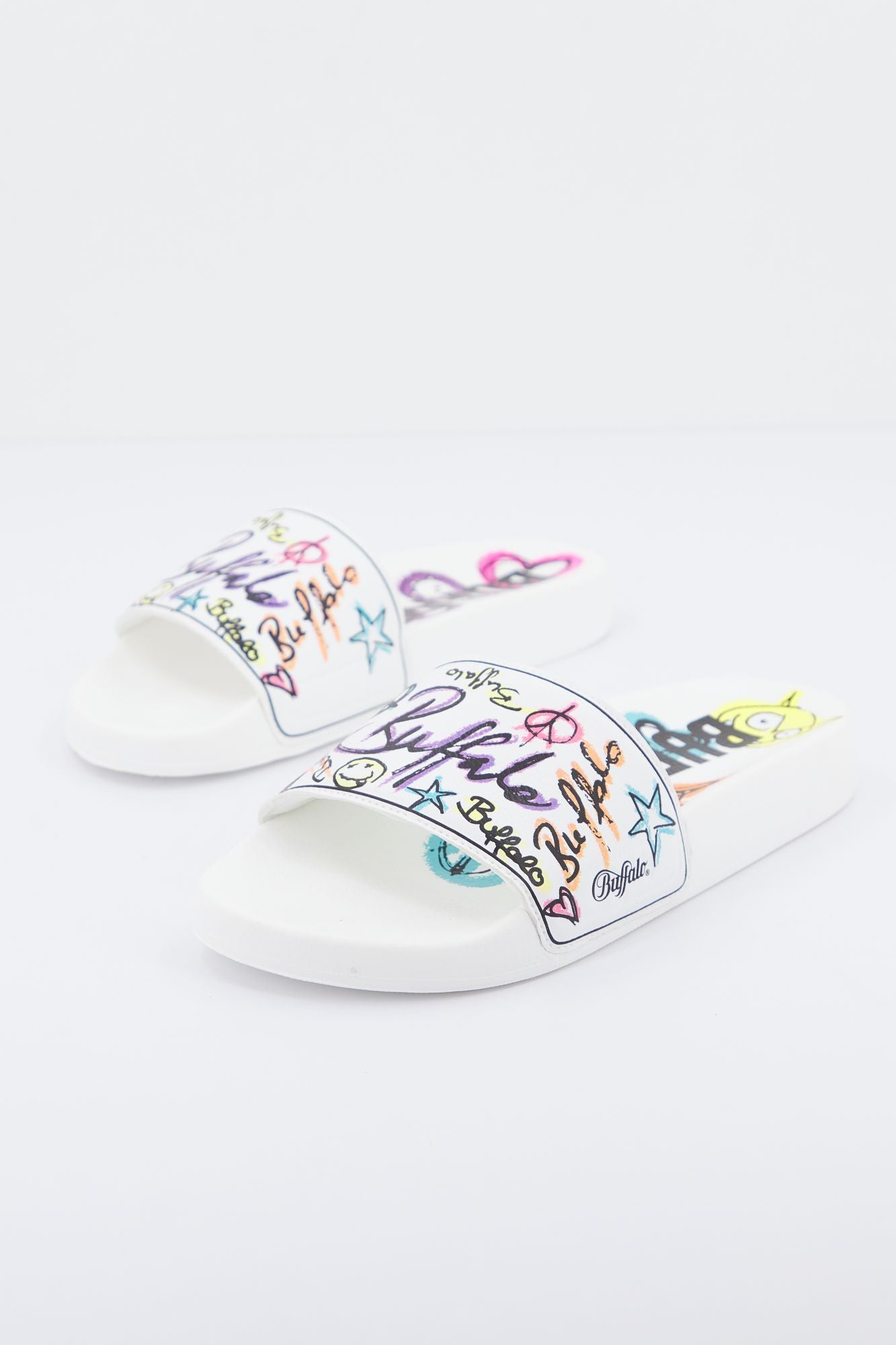 BUFFALO GRAFFITI en color BLANCO (3)
