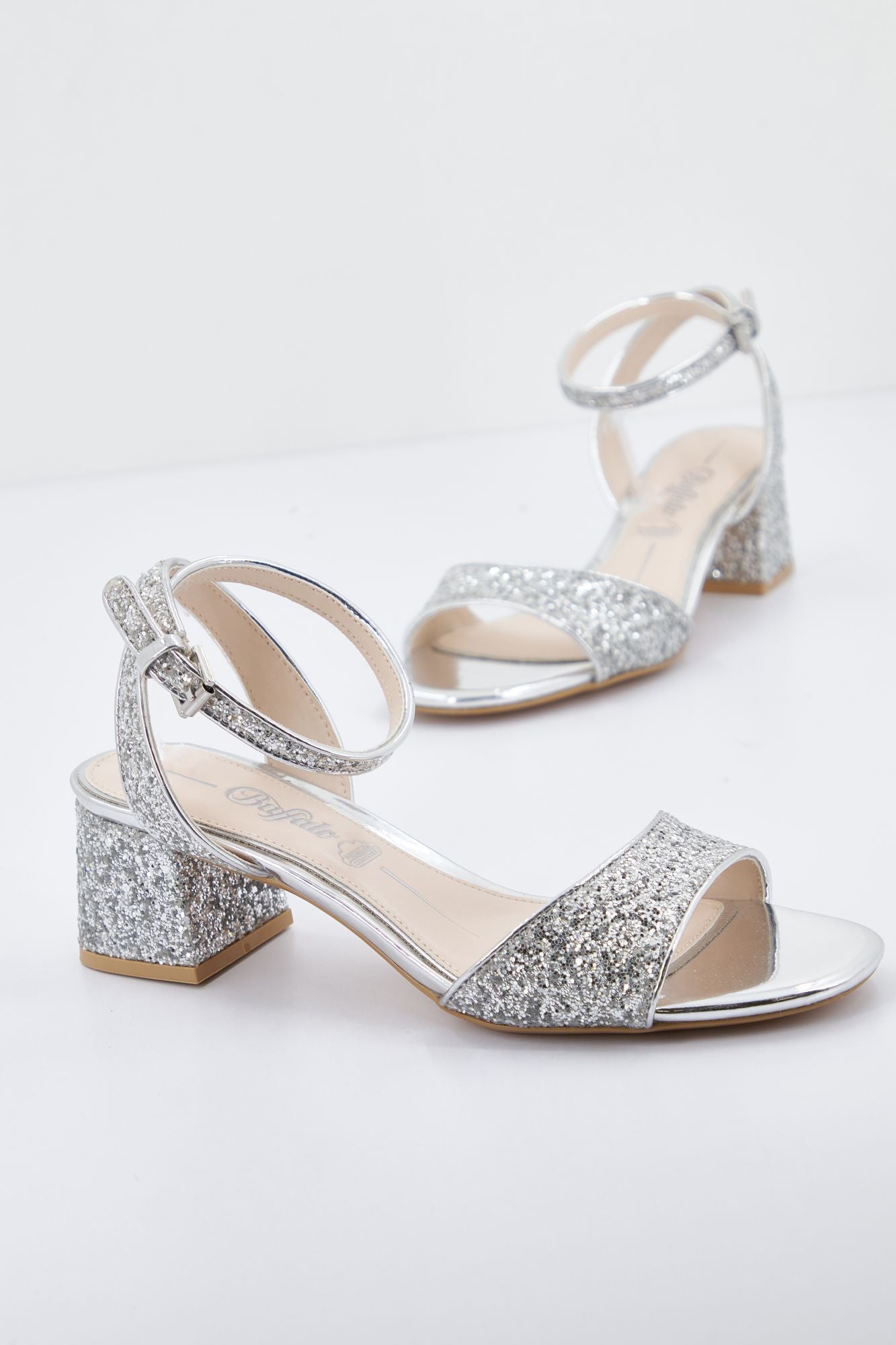 BUFFALO RAINELLE en color PLATA (1)