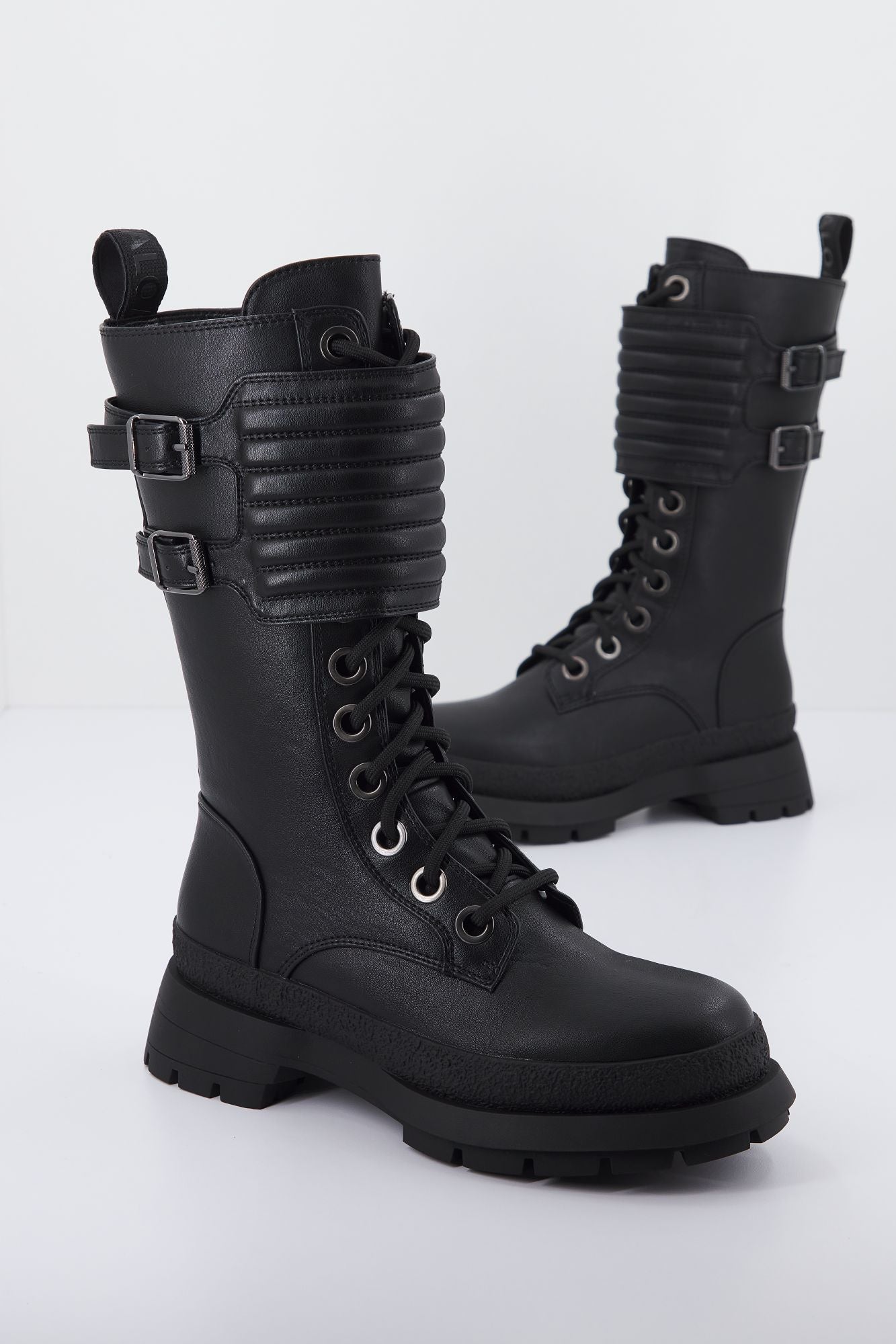 BUFFALO SLOANE en color NEGRO (1)