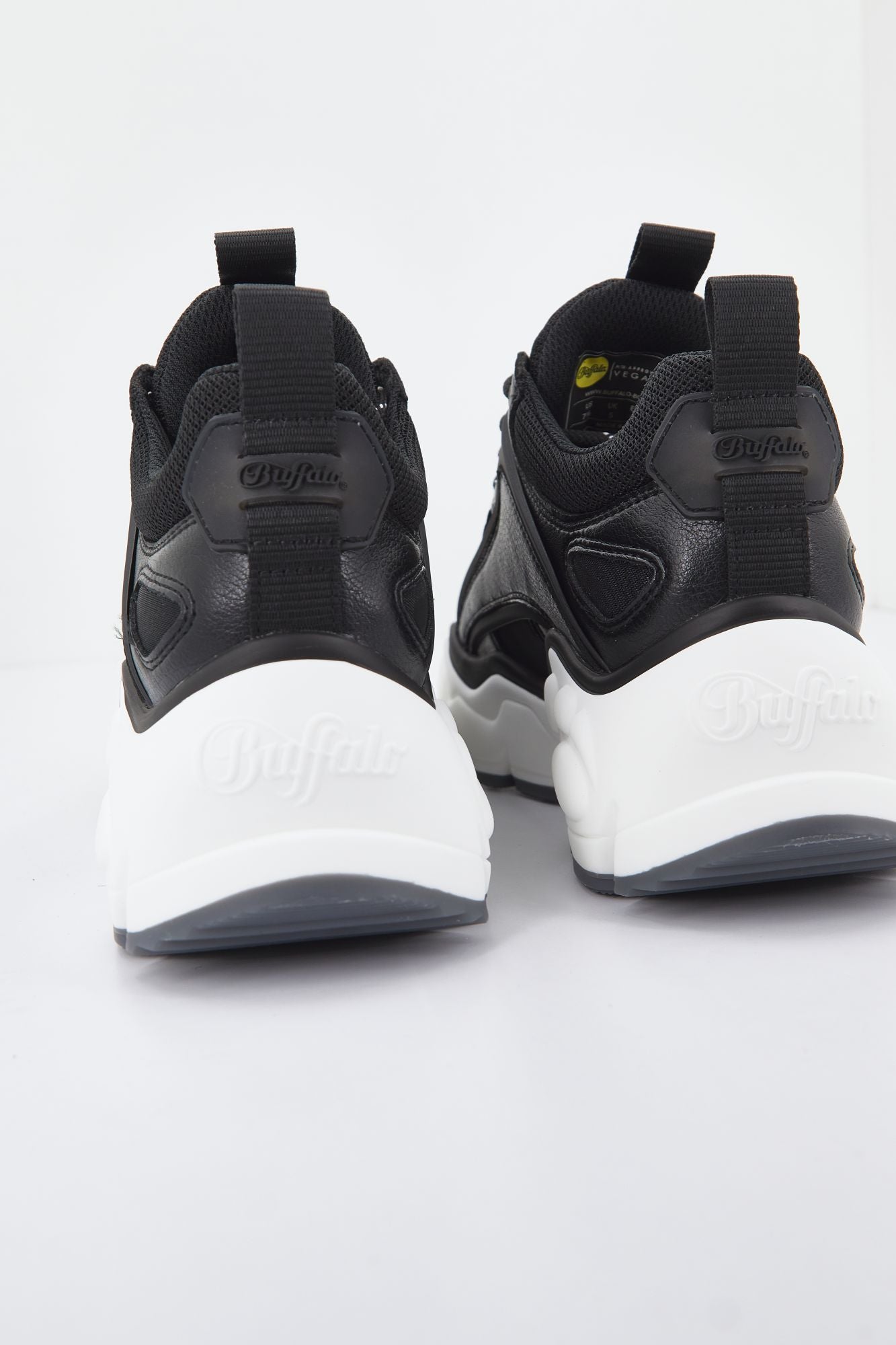 BUFFALO BINARY C en color NEGRO (2)