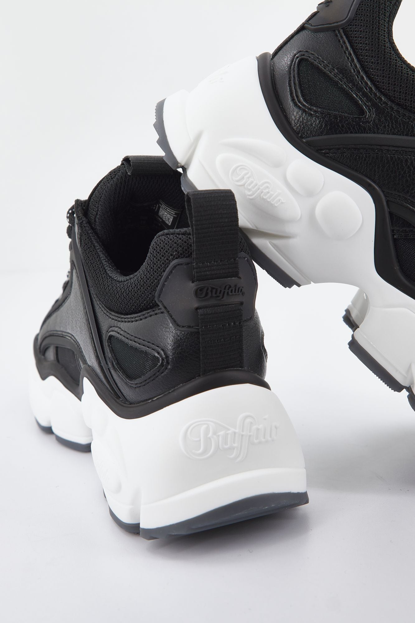 BUFFALO BINARY C en color NEGRO (4)