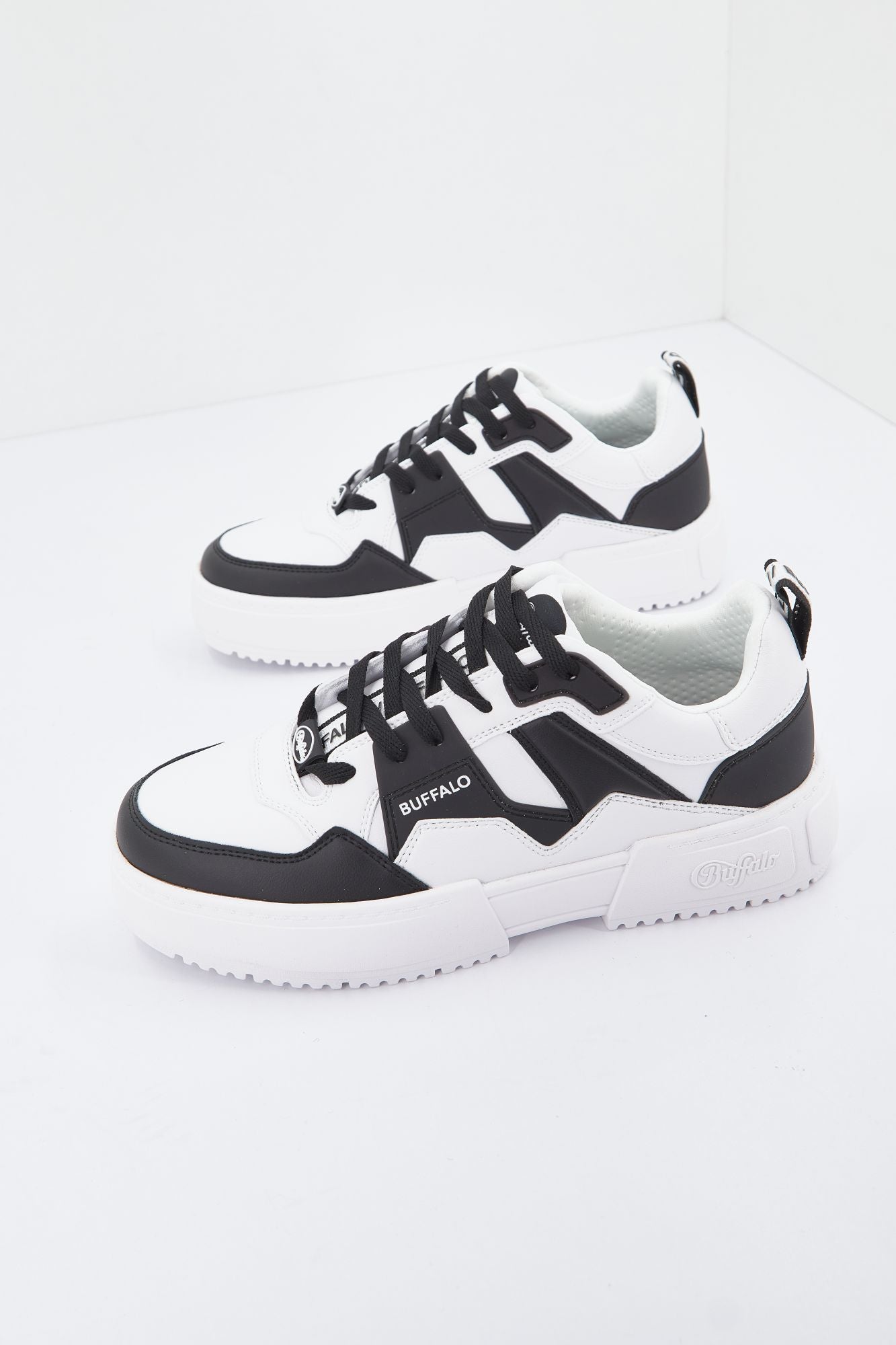 BUFFALO RSE v2 en color BLANCO (1)