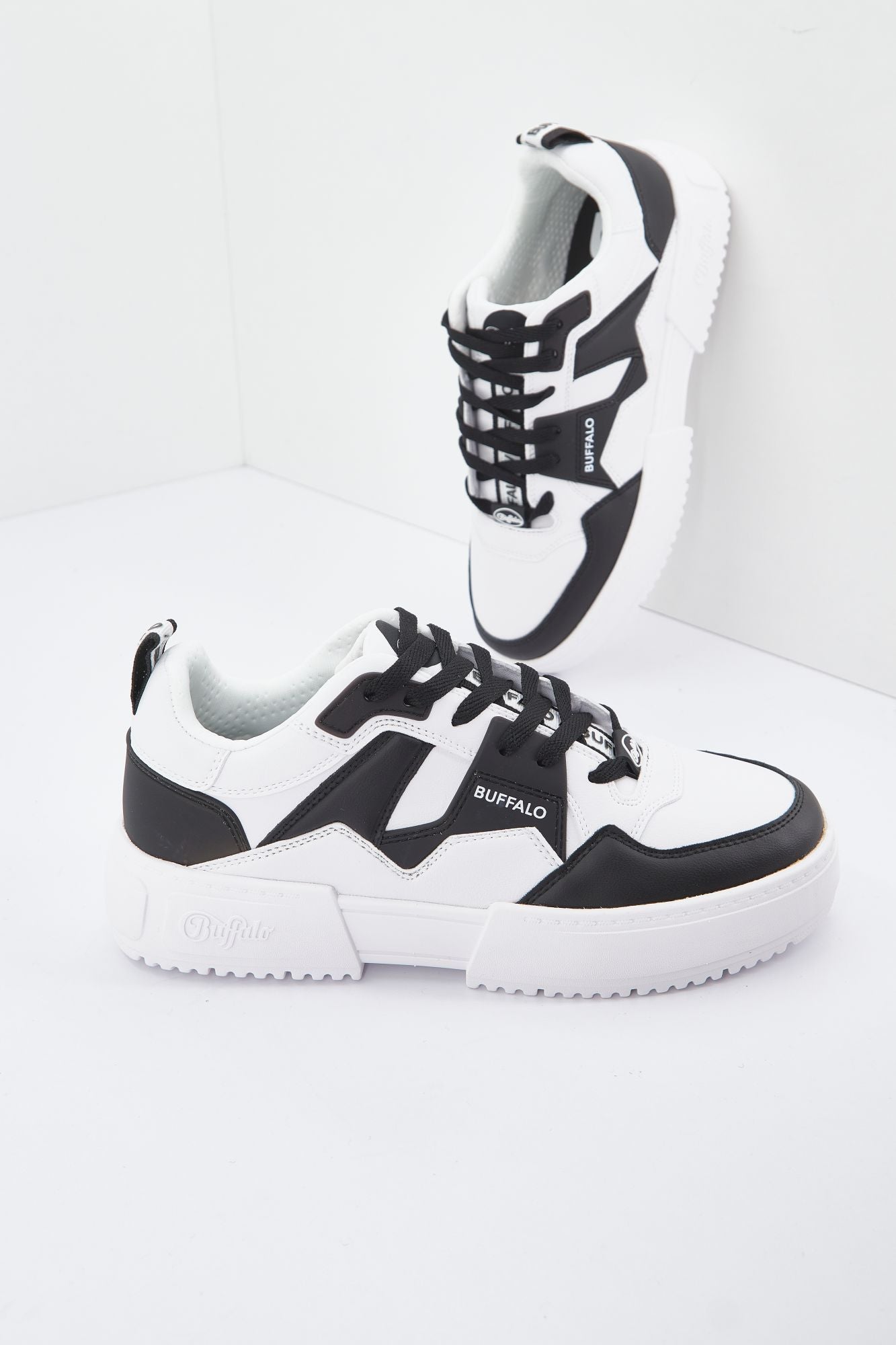 BUFFALO RSE v2 en color BLANCO (4)