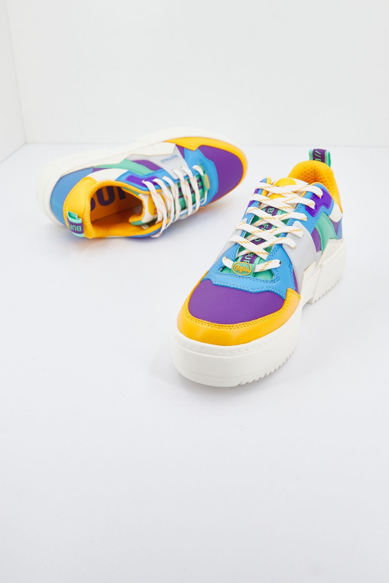 BUFFALO RSE v2 en color MULTICOLOR (4)