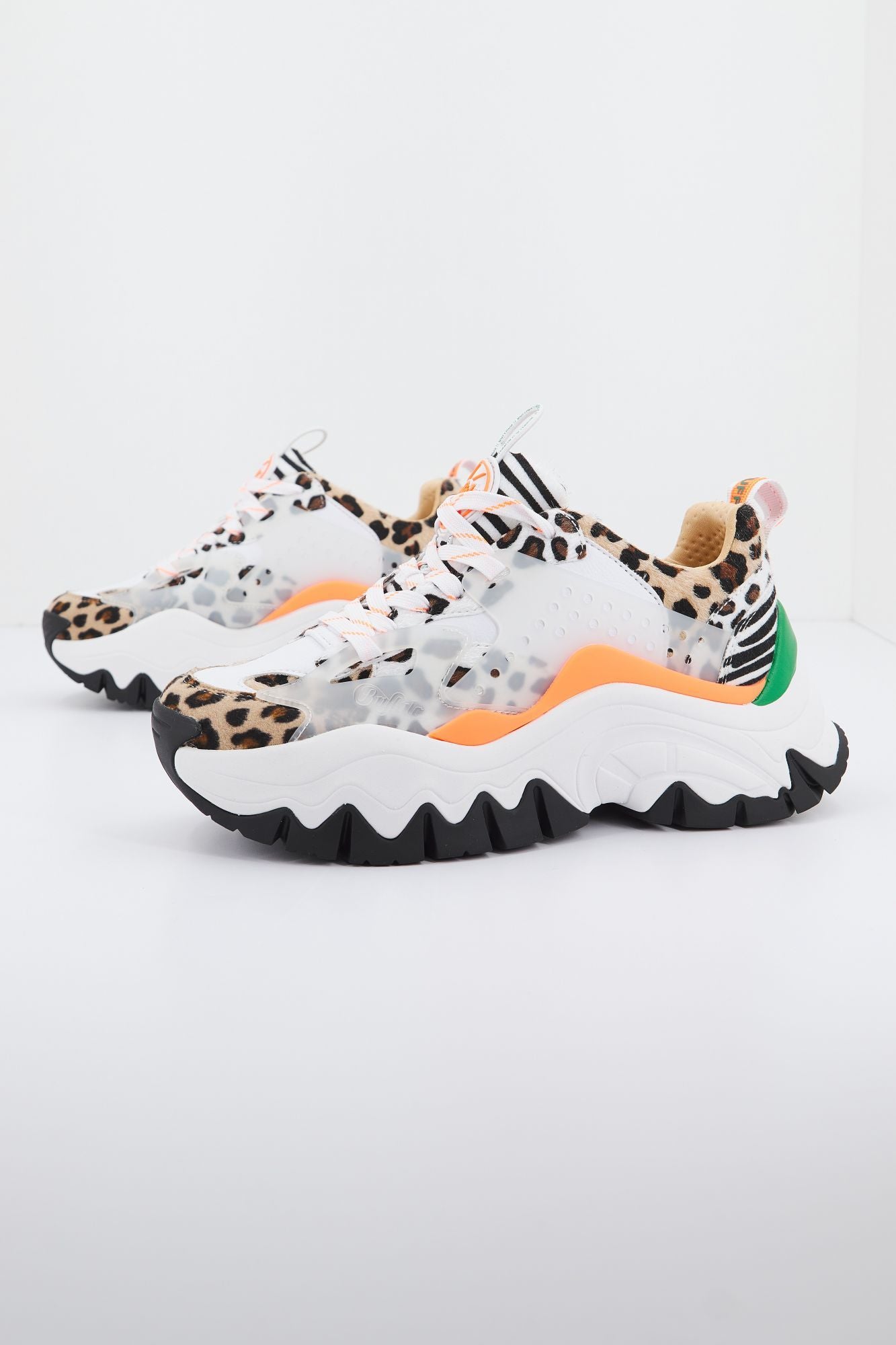 BUFFALO TRAIL en color BLANCO (2)