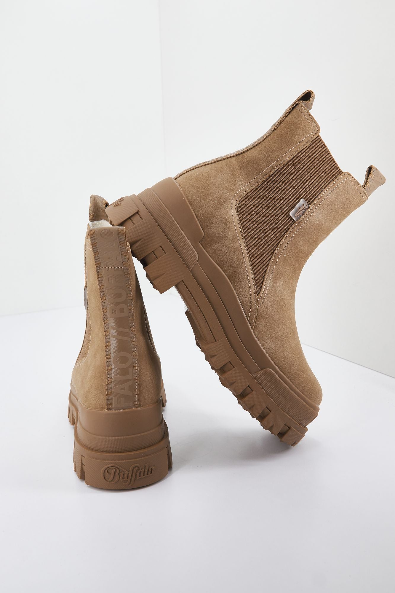 BUFFALO ASPHA CHELSEA MID en color MARRON CLARO (3)