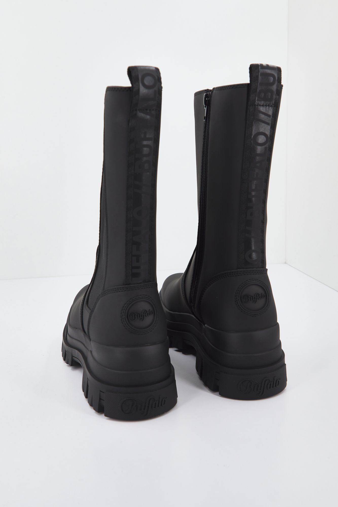 BUFFALO ASPHA CLF RAIN CHELSEA HI en color NEGRO (2)