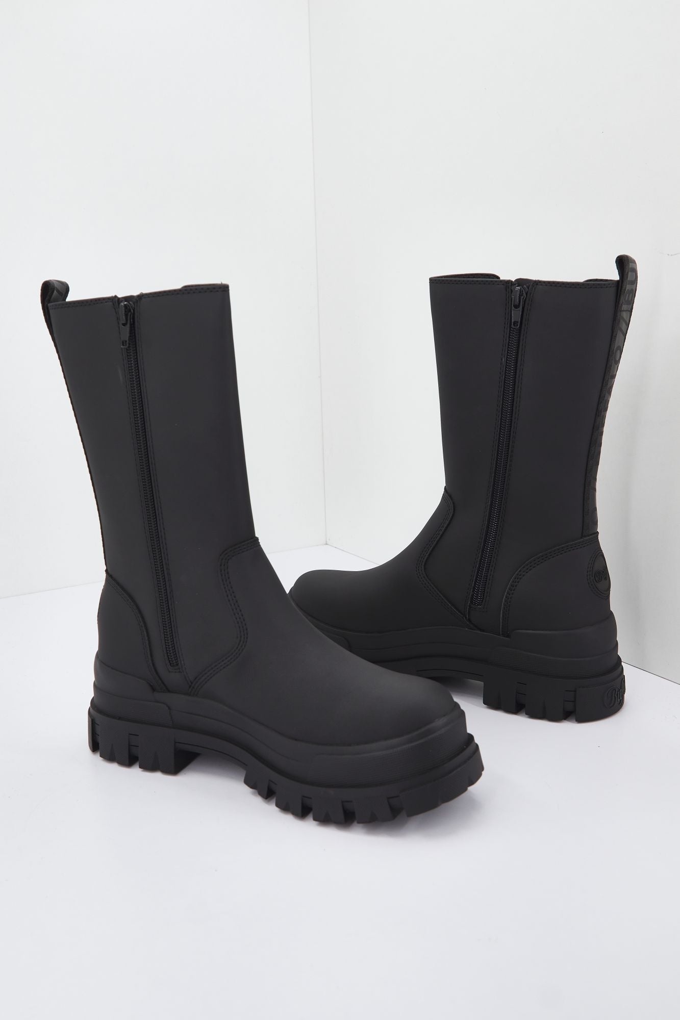 BUFFALO ASPHA CLF RAIN CHELSEA HI en color NEGRO (3)