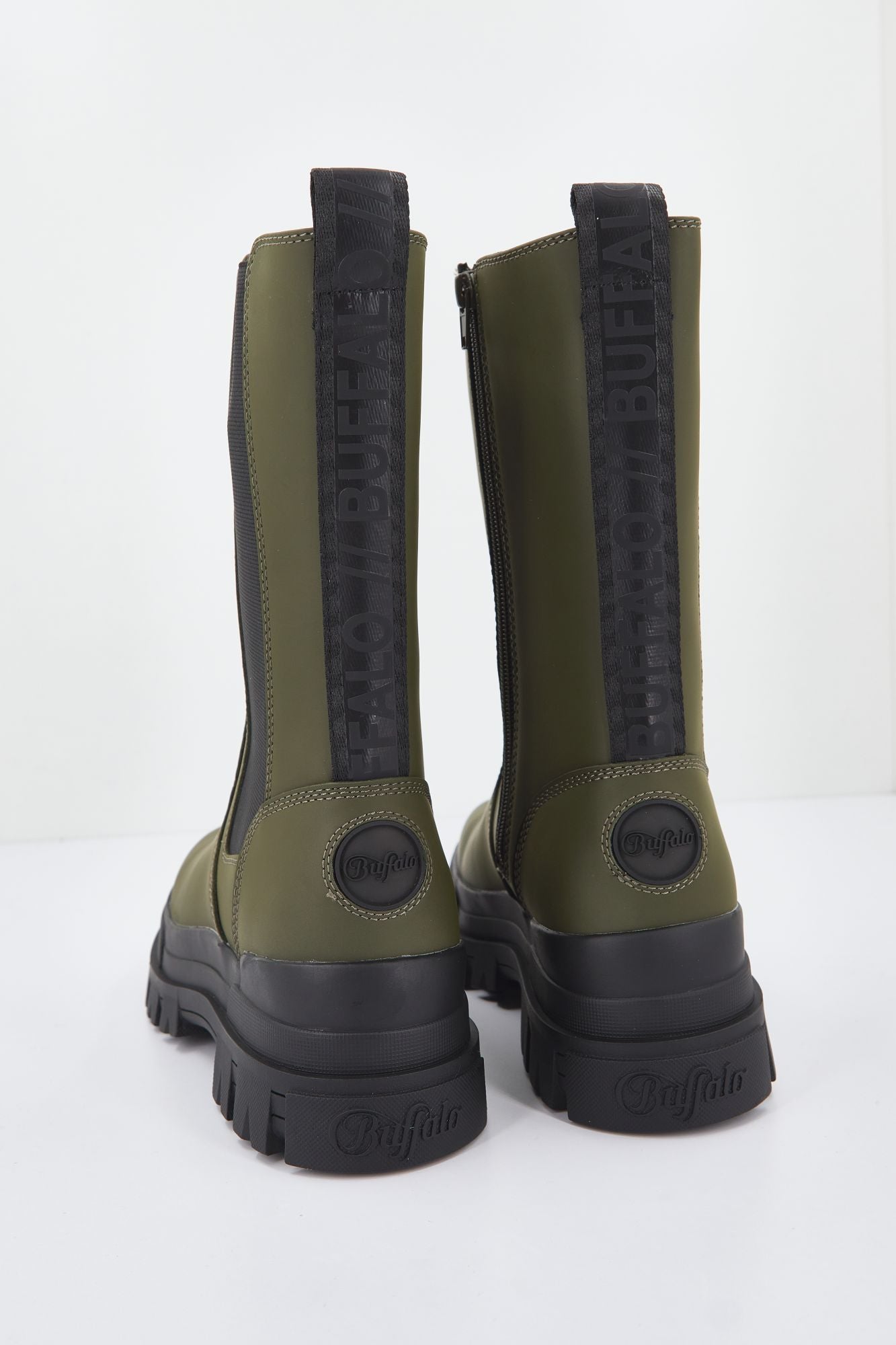 BUFFALO ASPHA CLF RAIN CHELSEA HI en color VERDE (2)