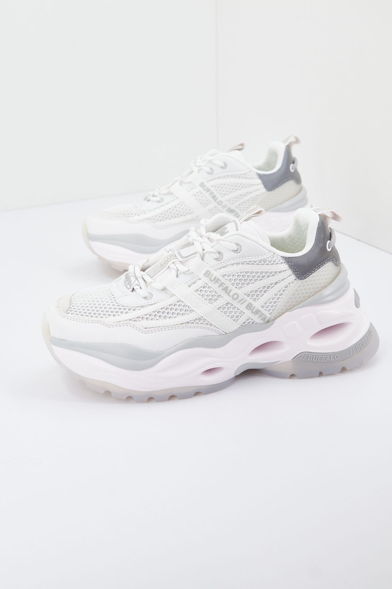 BUFFALO TRIPLET NRG en color BLANCO (1)