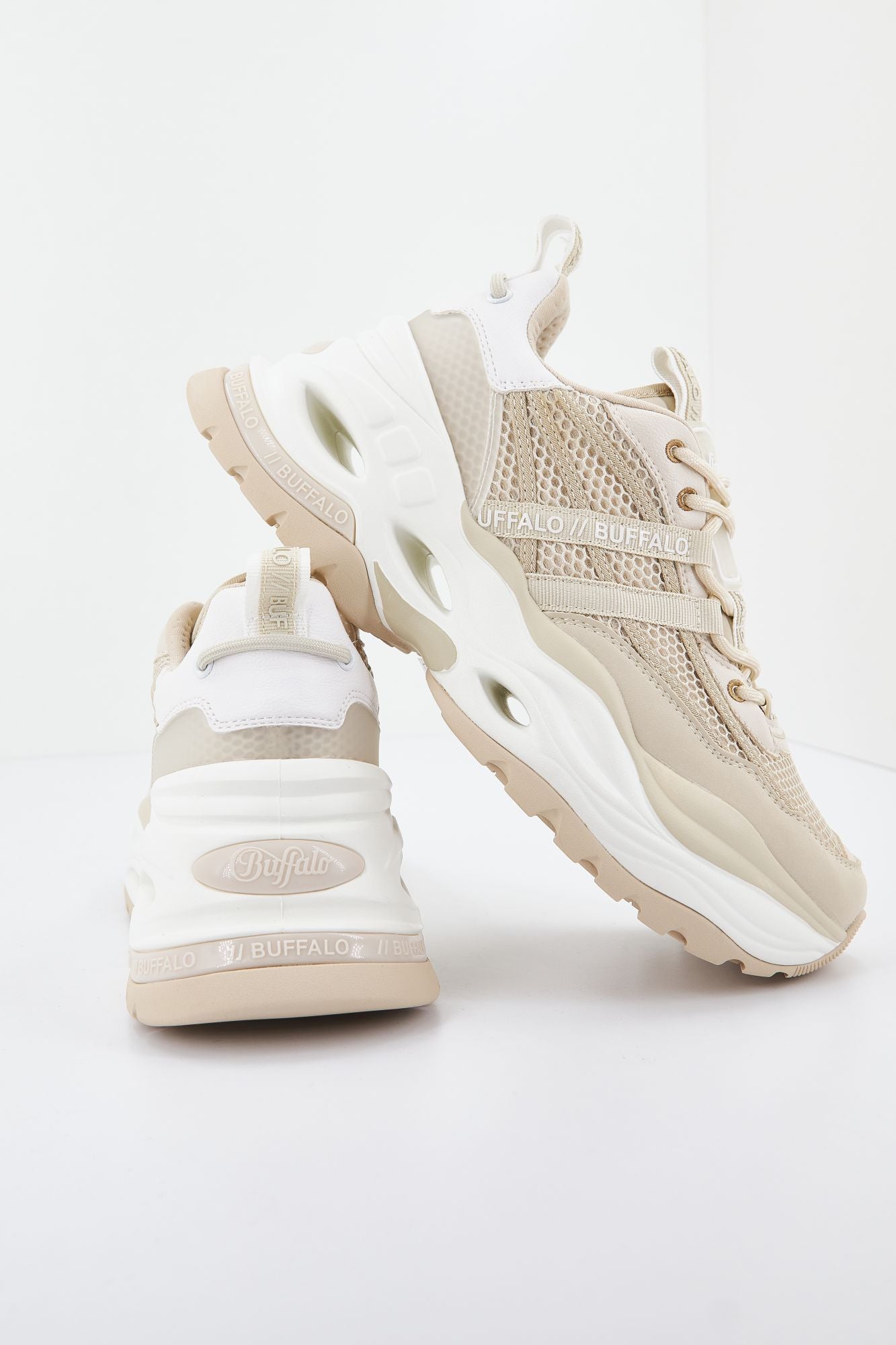 BUFFALO TRIPLET NRG en color BEIS (2)