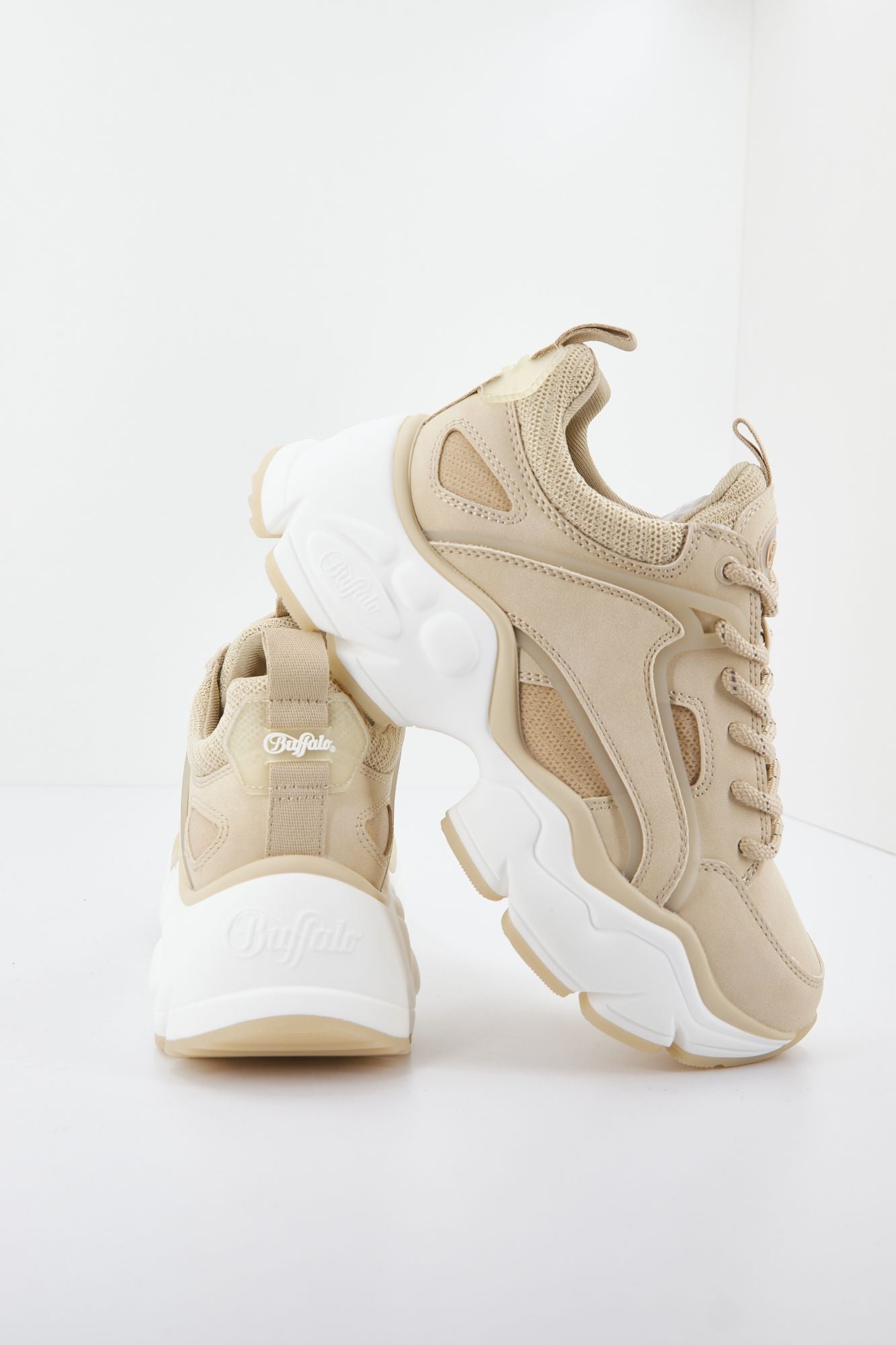 BUFFALO BINARY C SNEAKER en color BEIS (2)