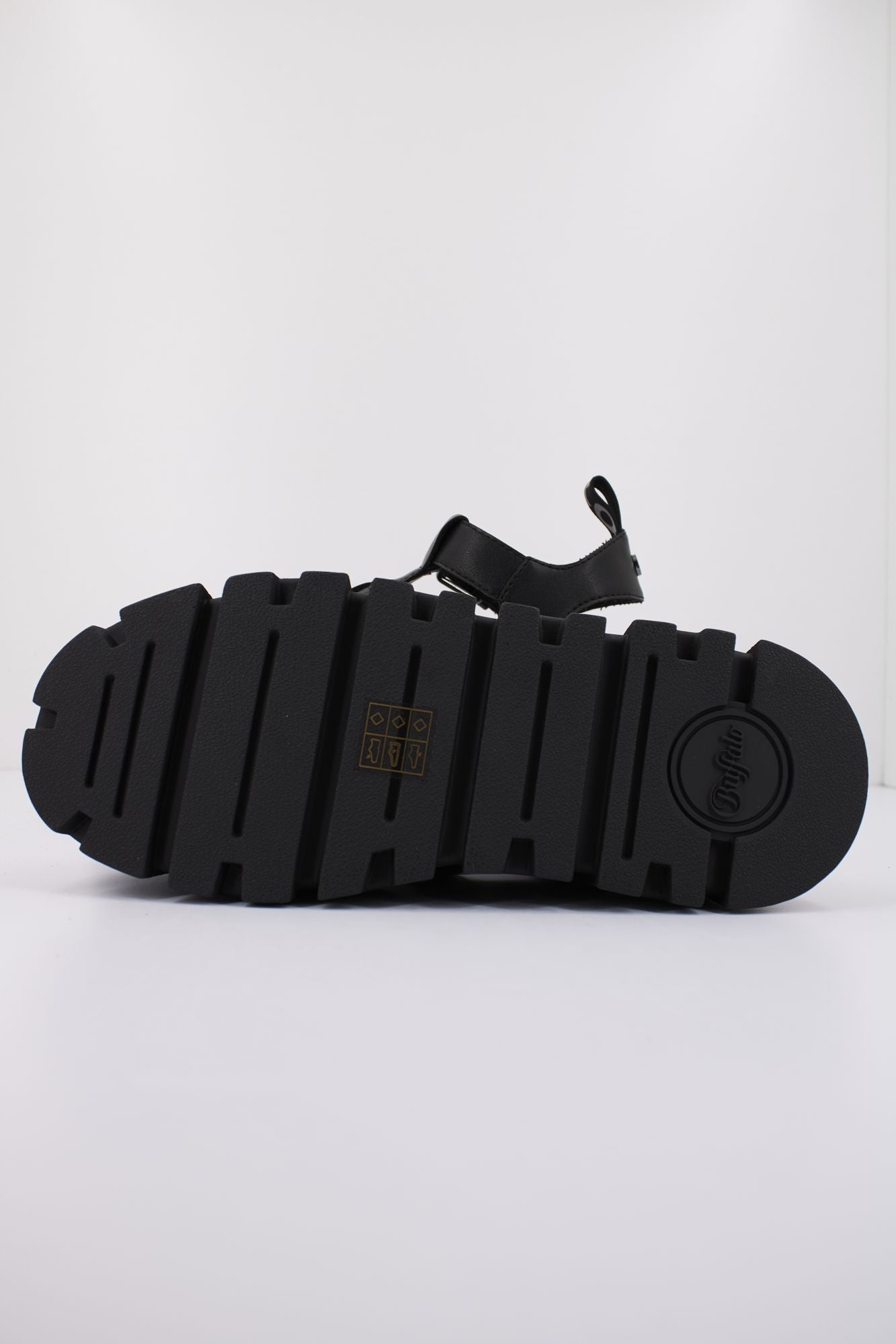 BUFFALO AVA FISHER en color NEGRO (4)