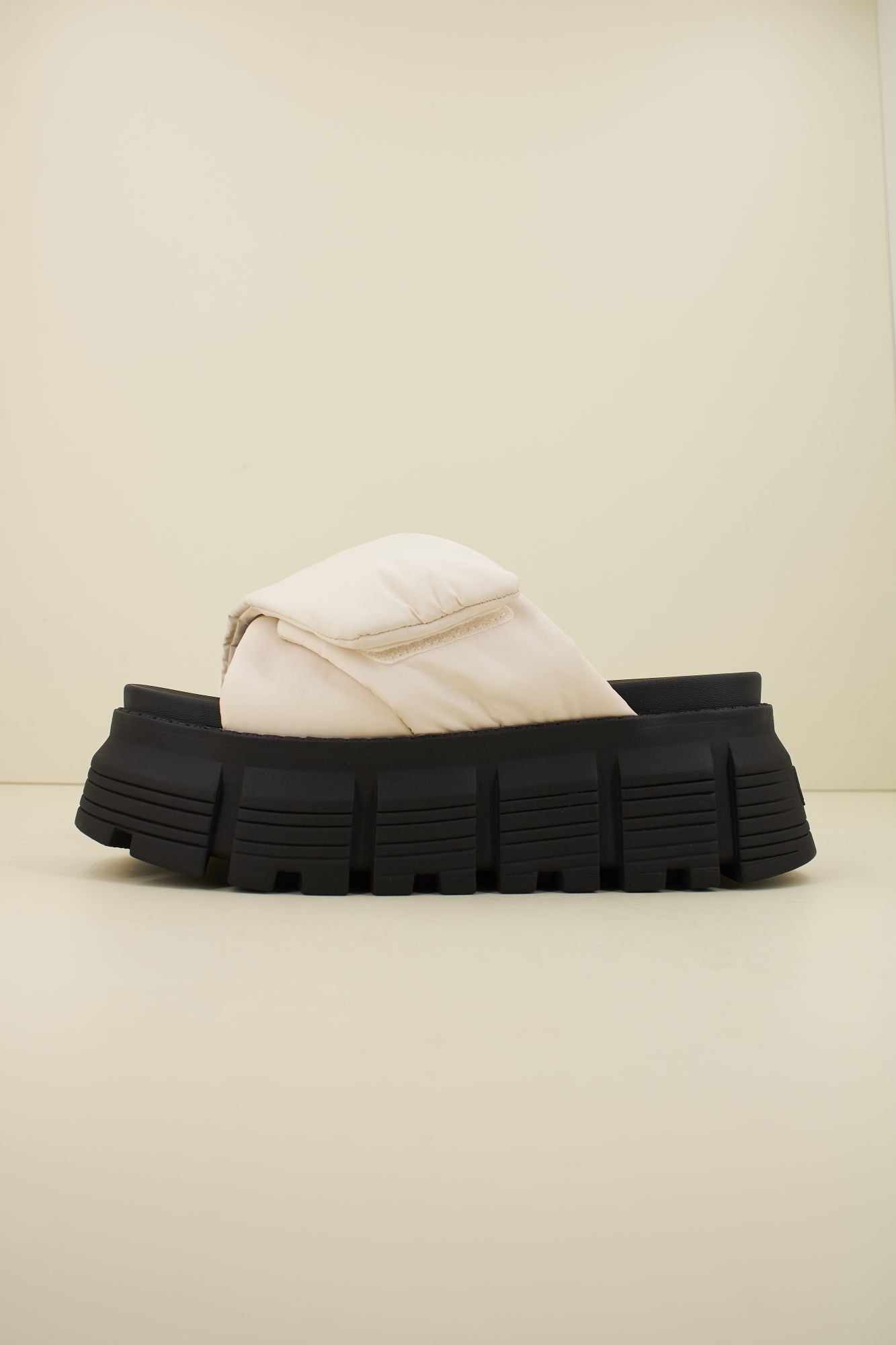 BUFFALO 1602213B en color BLANCO (1)