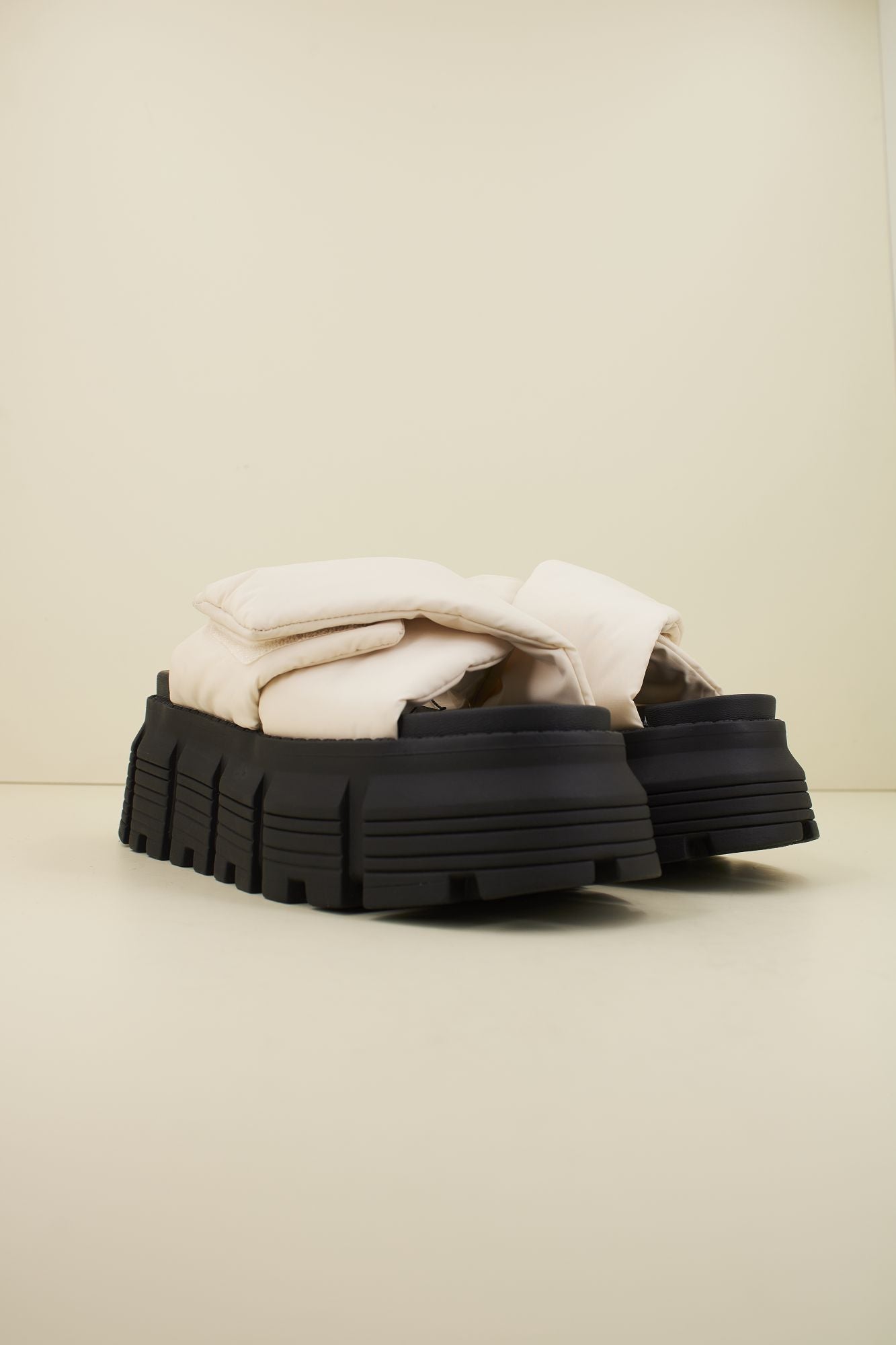 BUFFALO 1602213B en color BLANCO (2)
